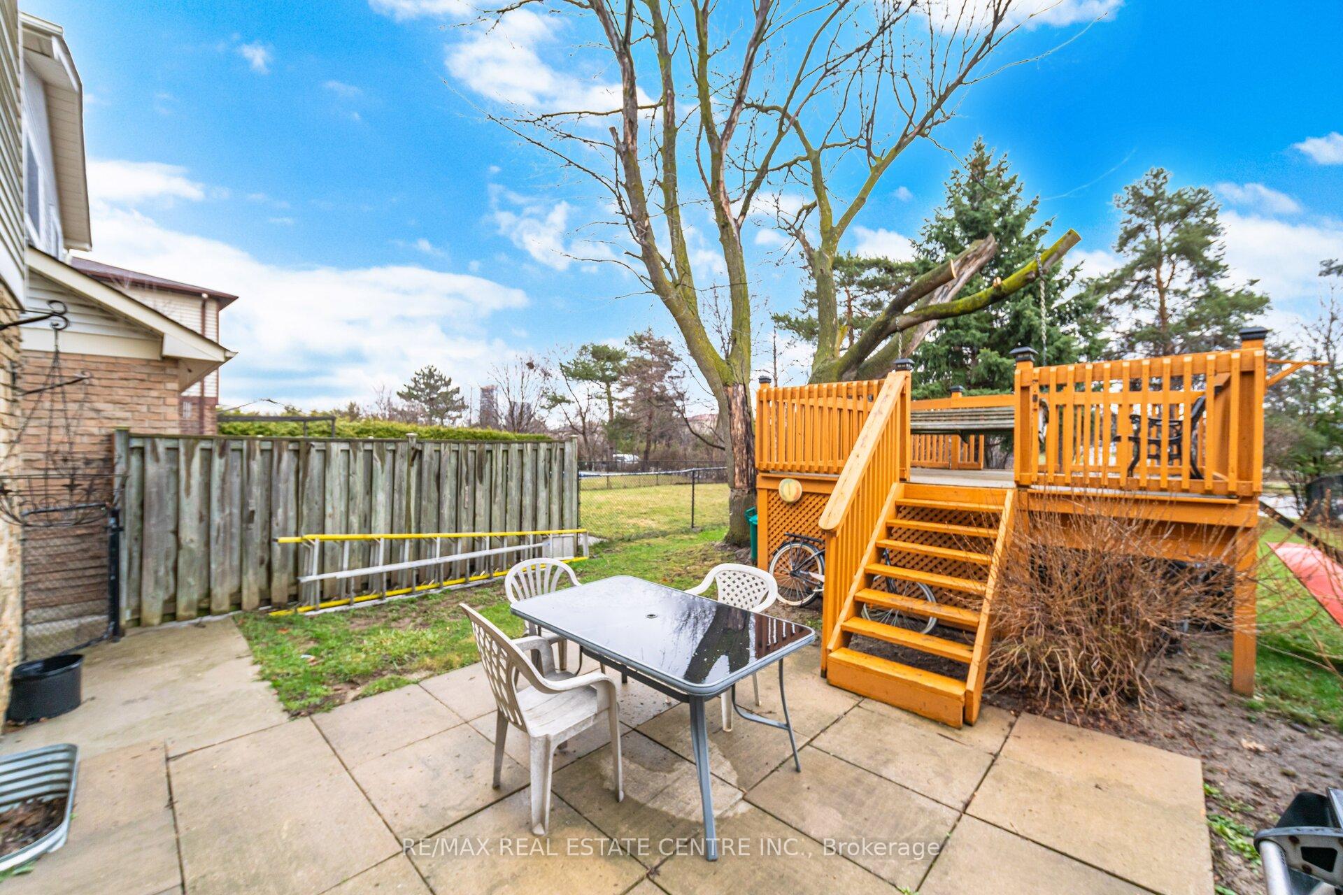 Photo 41 of 32 Dafoe Crescent, Brampton, Fletcher's West — HOMEH