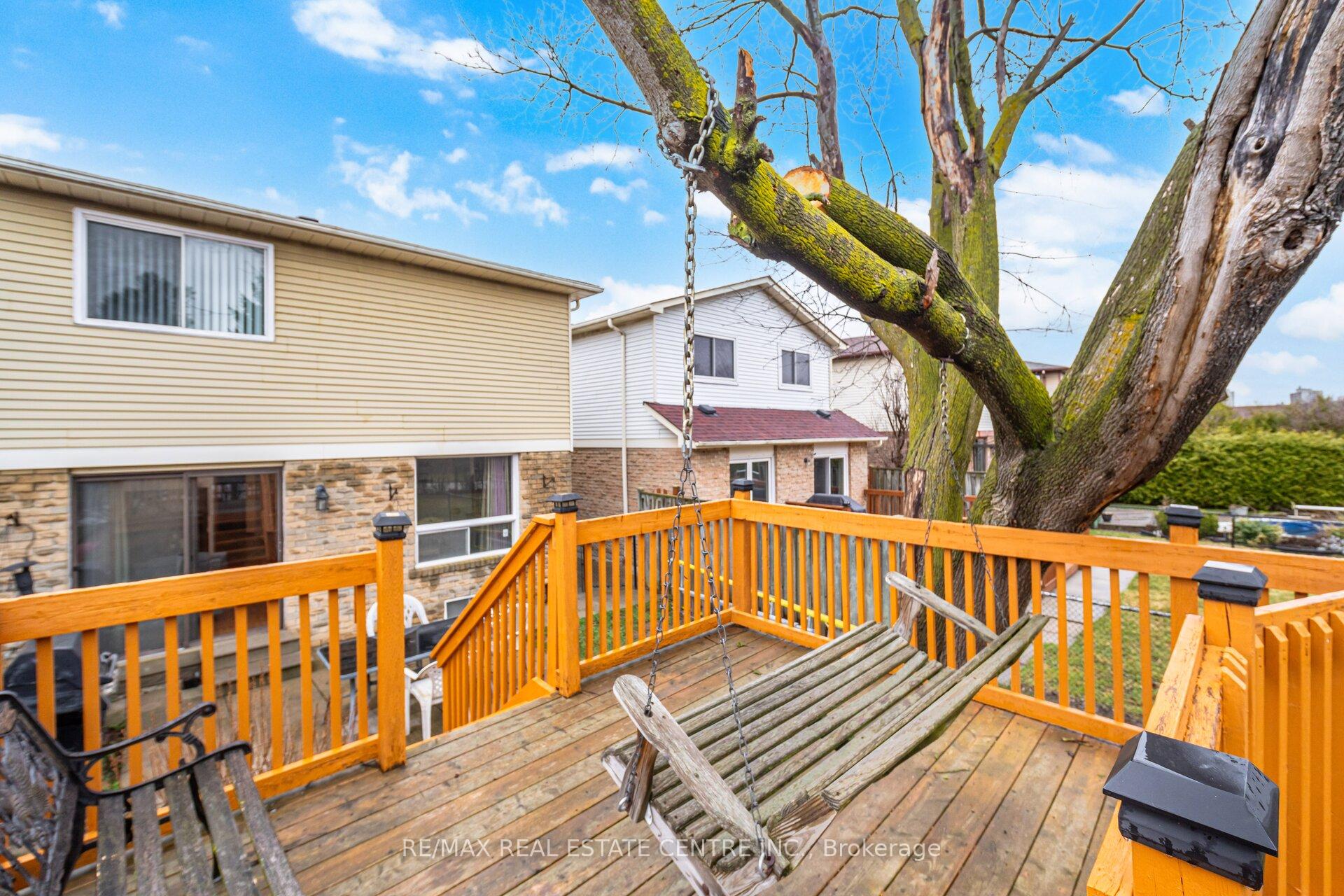 Photo 44 of 32 Dafoe Crescent, Brampton, Fletcher's West — HOMEH
