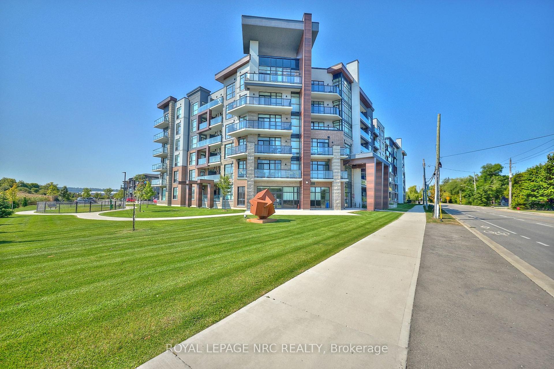 Front of Unit 221, 600 North Service Road