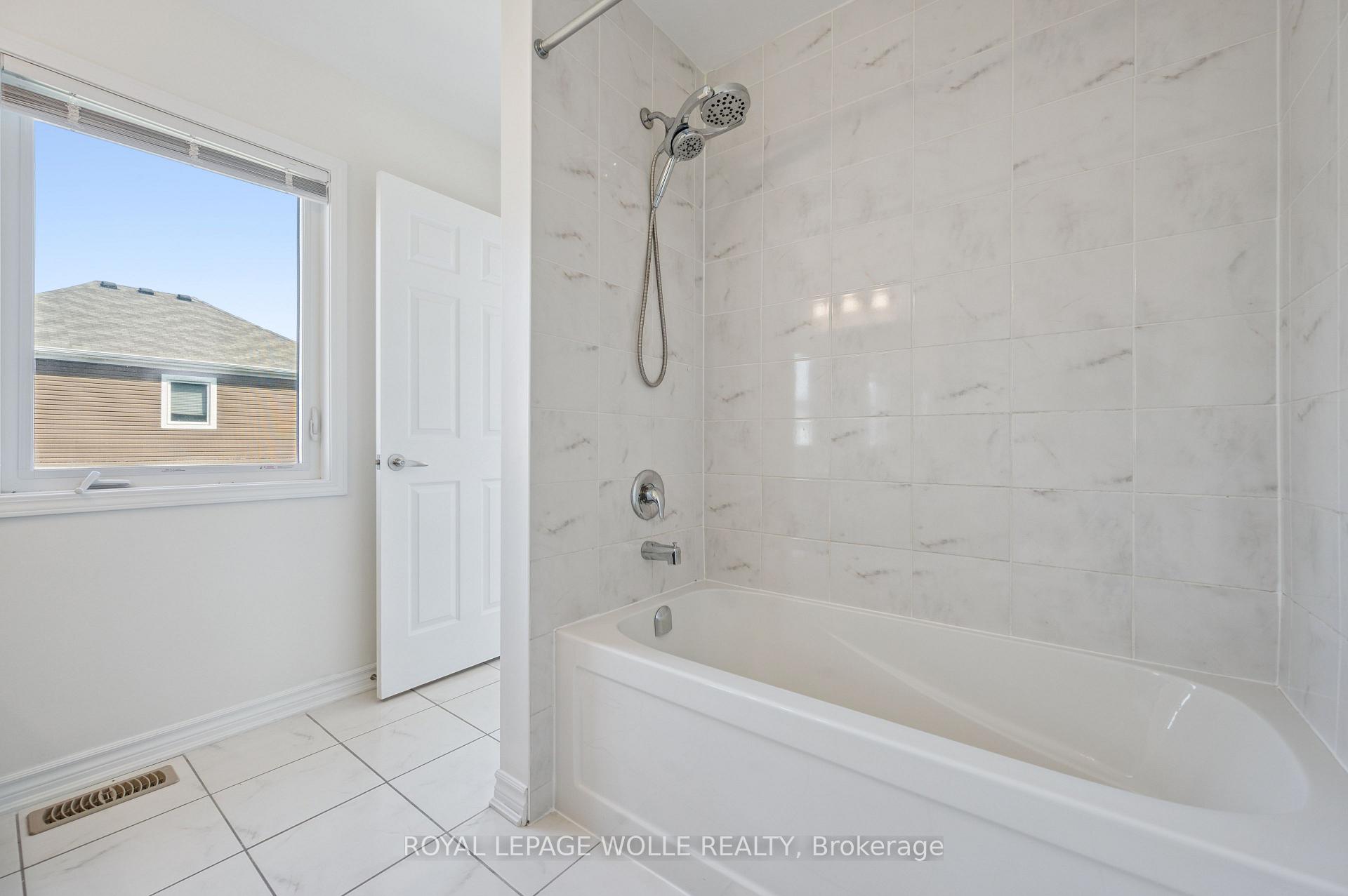 Photo 23 of 267 Grovehill Crescent, Kitchener, Trussler — HOMEH