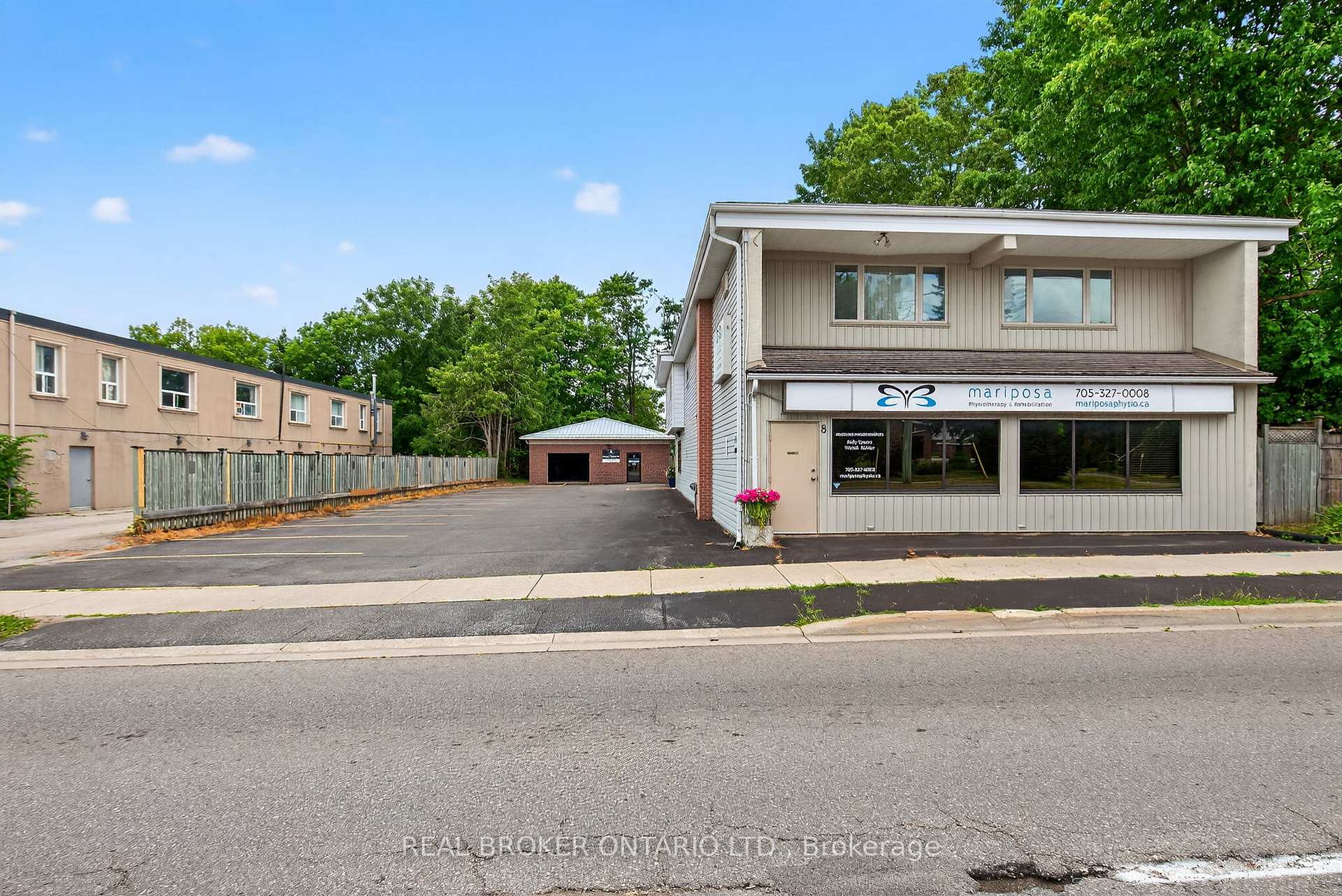 Photo 1 of 8 Westmount Drive S, Orillia — HOMEH