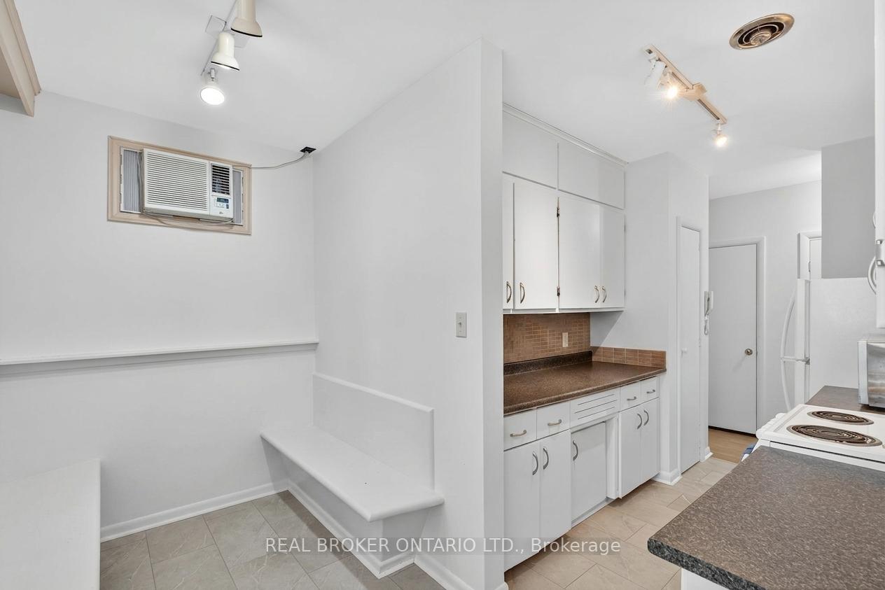 Photo 9 of 8 Westmount Drive S, Orillia — HOMEH