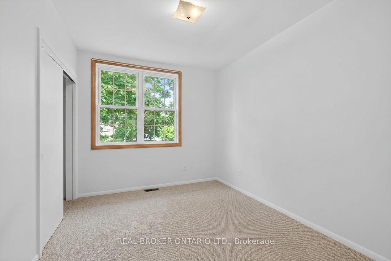 Photo 7 of 8 Westmount Drive S, Orillia — HOMEH
