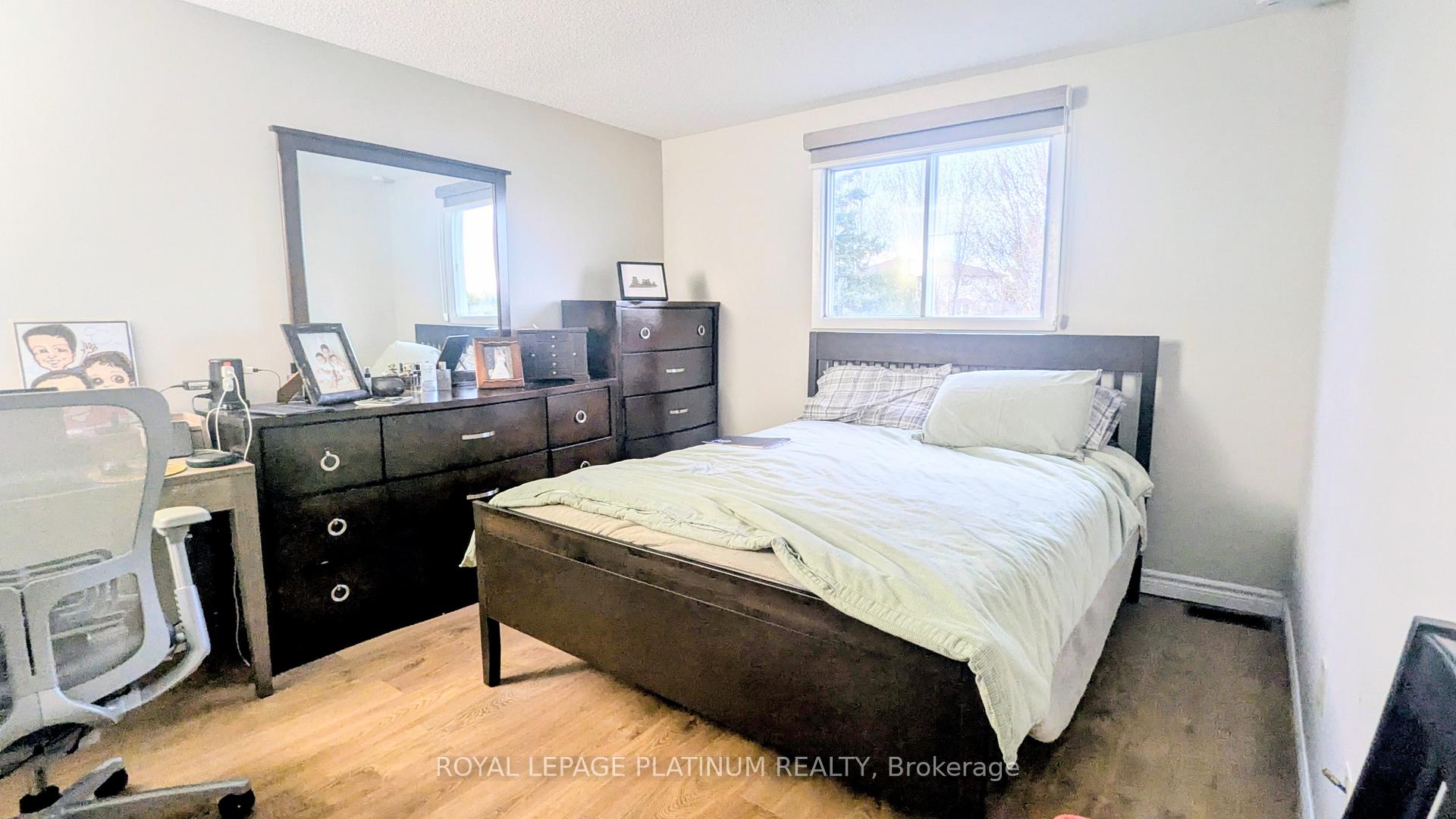 Photo 6 of Unit B, 630 Pinerow Crescent, Waterloo, Westvale — HOMEH