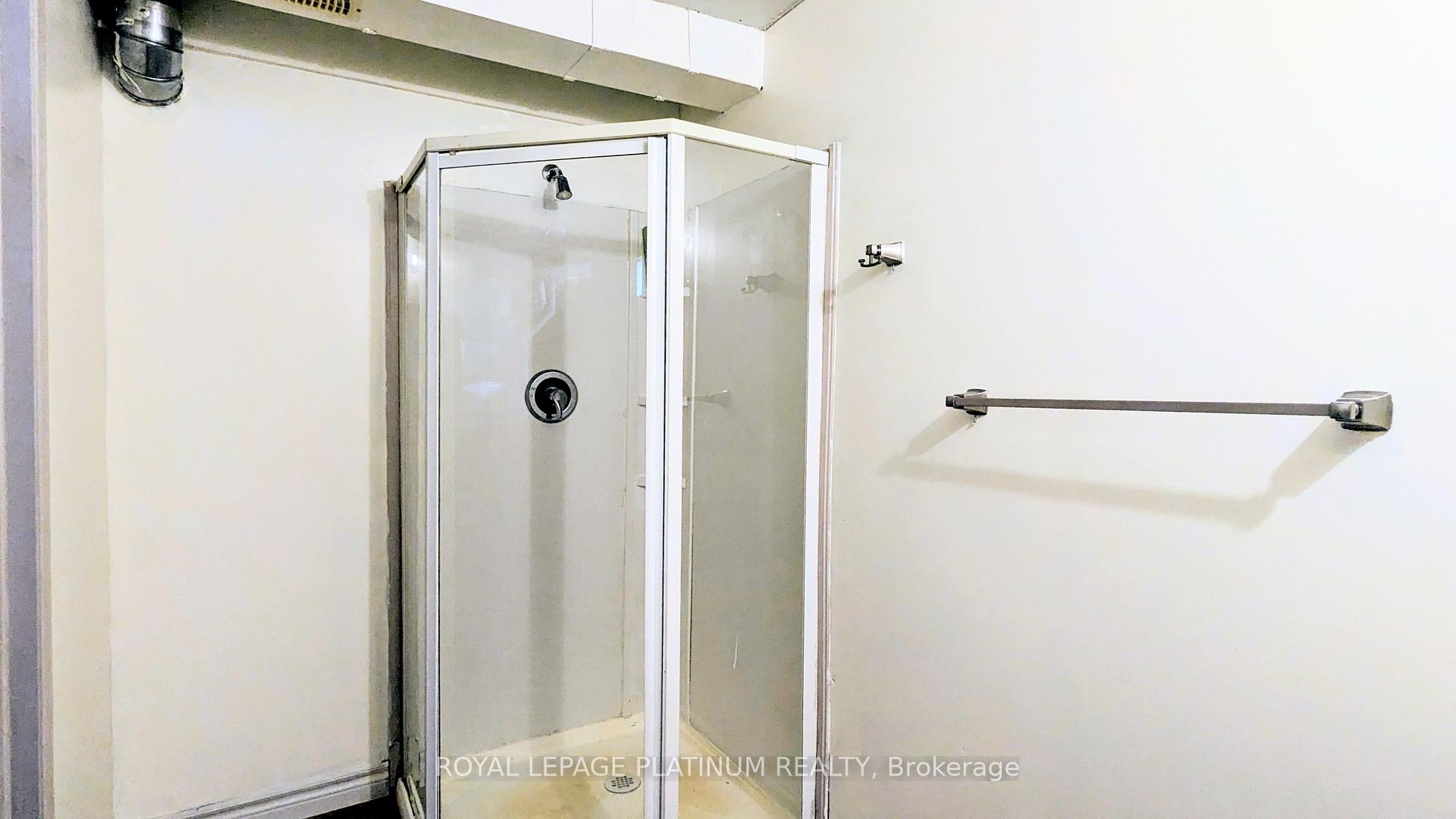 Photo 12 of Unit B, 630 Pinerow Crescent, Waterloo, Westvale — HOMEH
