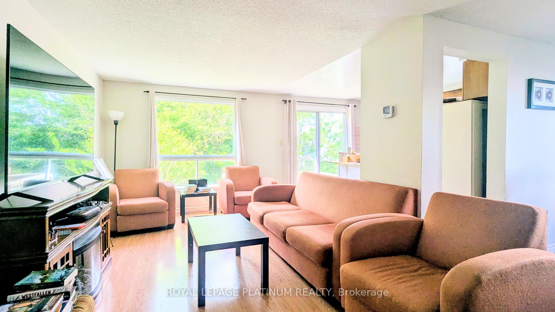 Photo 20 of Unit B, 630 Pinerow Crescent, Waterloo, Westvale — HOMEH