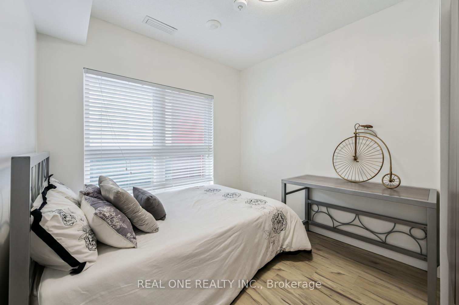 Photo 12 of Unit 287, 258B Sunview Street, Waterloo, Beechwood/University — HOMEH
