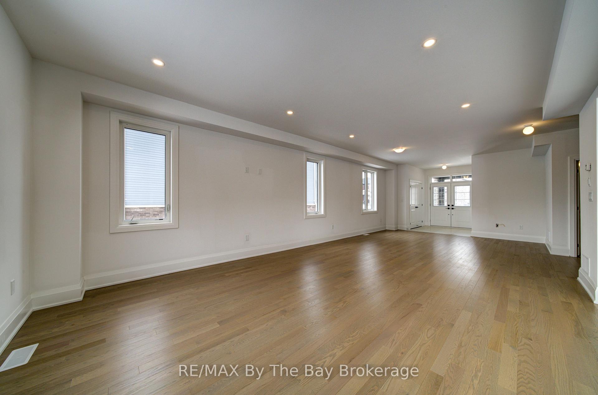 Photo 14 of 64 Amber Drive, Wasaga Beach — HOMEH