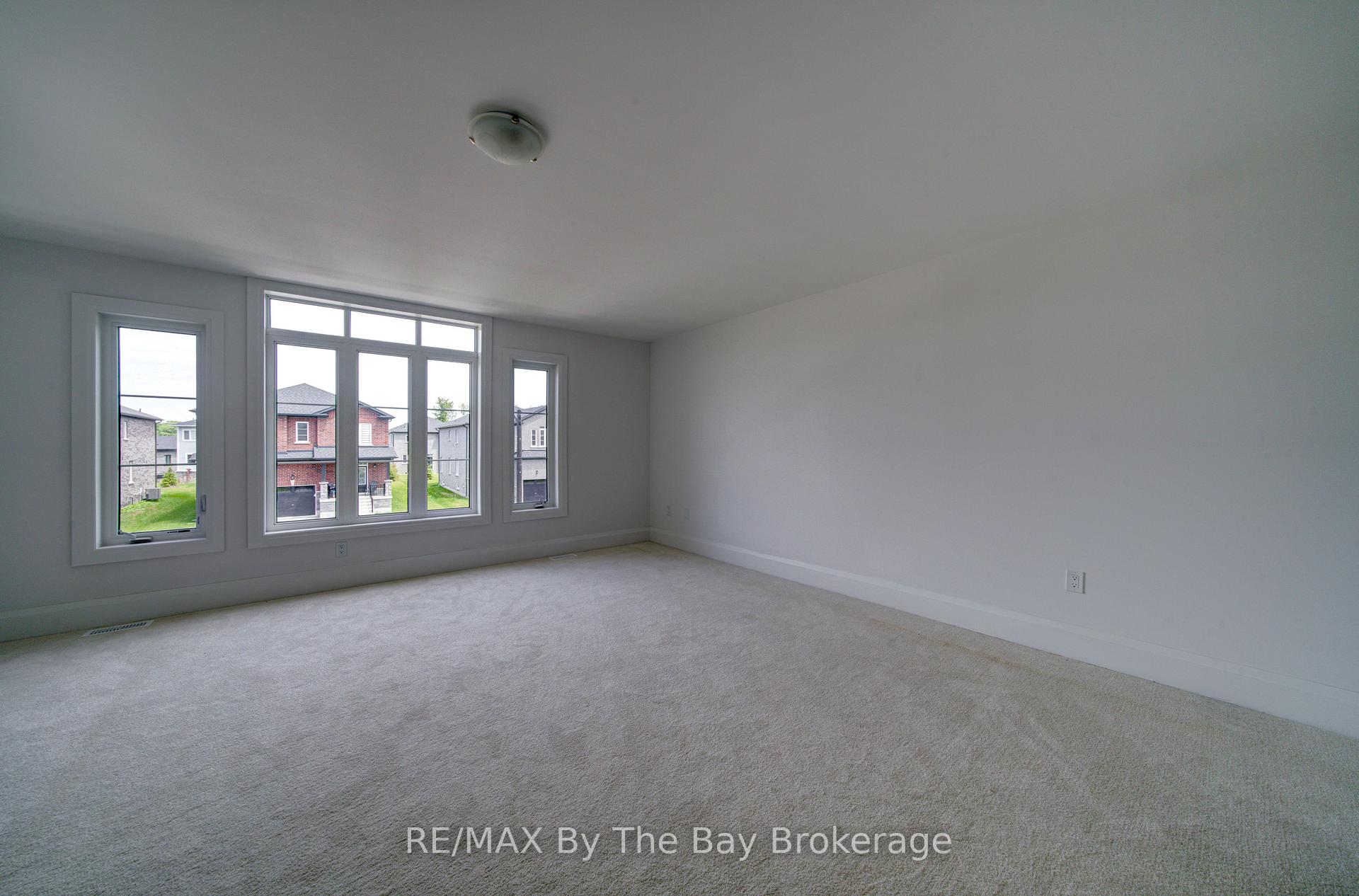 Photo 18 of 64 Amber Drive, Wasaga Beach — HOMEH