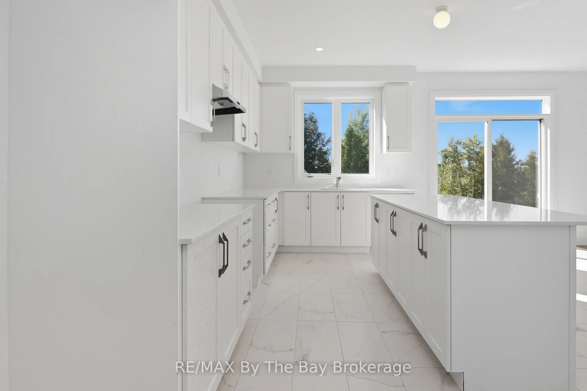 Photo 43 of 64 Amber Drive, Wasaga Beach — HOMEH
