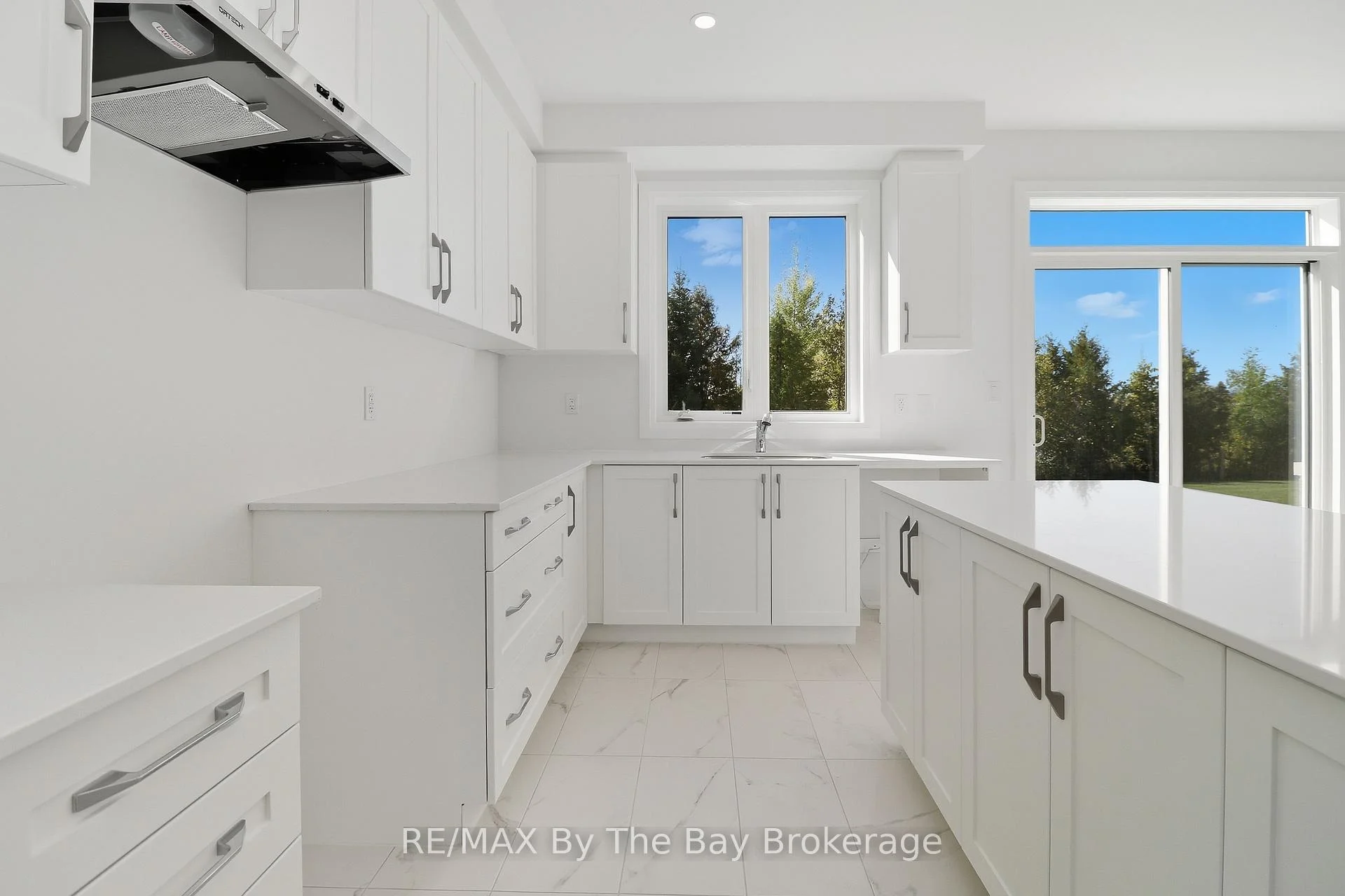 Photo 45 of 64 Amber Drive, Wasaga Beach — HOMEH