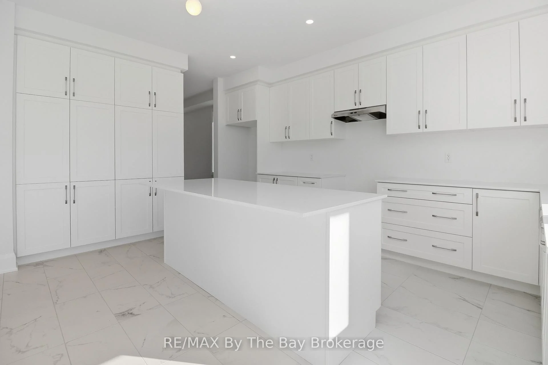 Photo 48 of 64 Amber Drive, Wasaga Beach — HOMEH