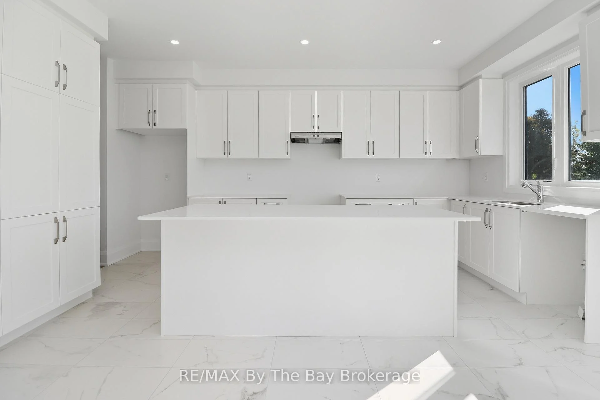 Photo 49 of 64 Amber Drive, Wasaga Beach — HOMEH