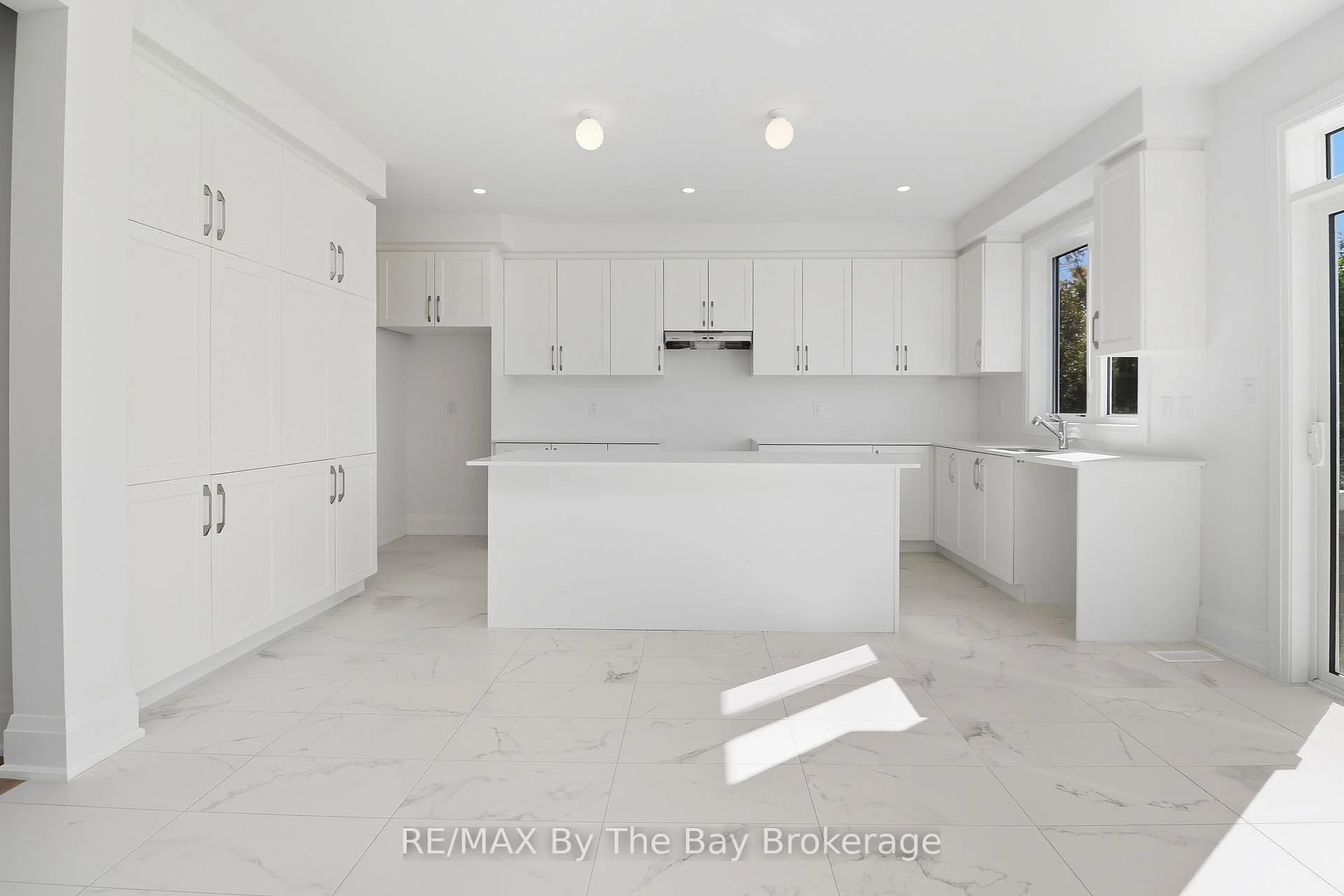 Photo 51 of 64 Amber Drive, Wasaga Beach — HOMEH