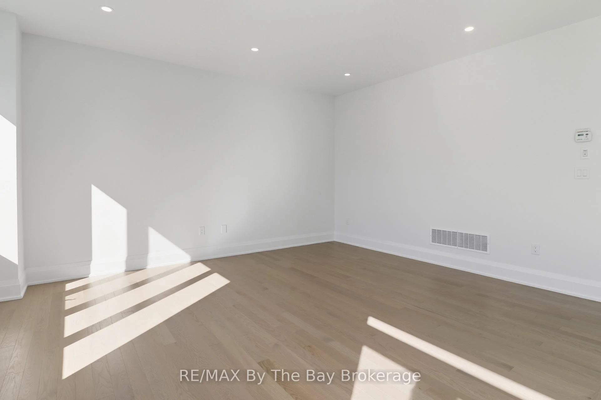 Photo 53 of 64 Amber Drive, Wasaga Beach — HOMEH