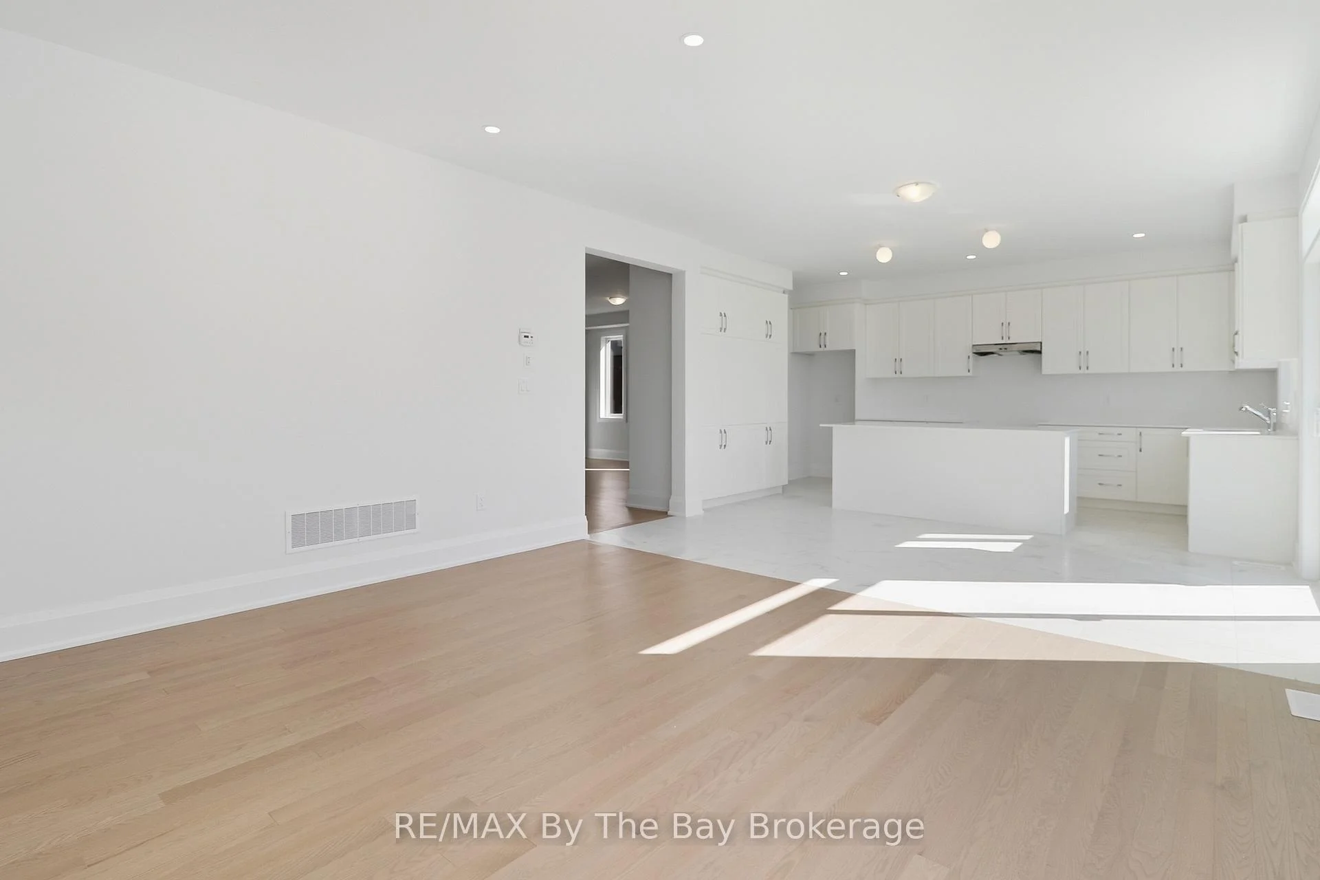 Photo 54 of 64 Amber Drive, Wasaga Beach — HOMEH