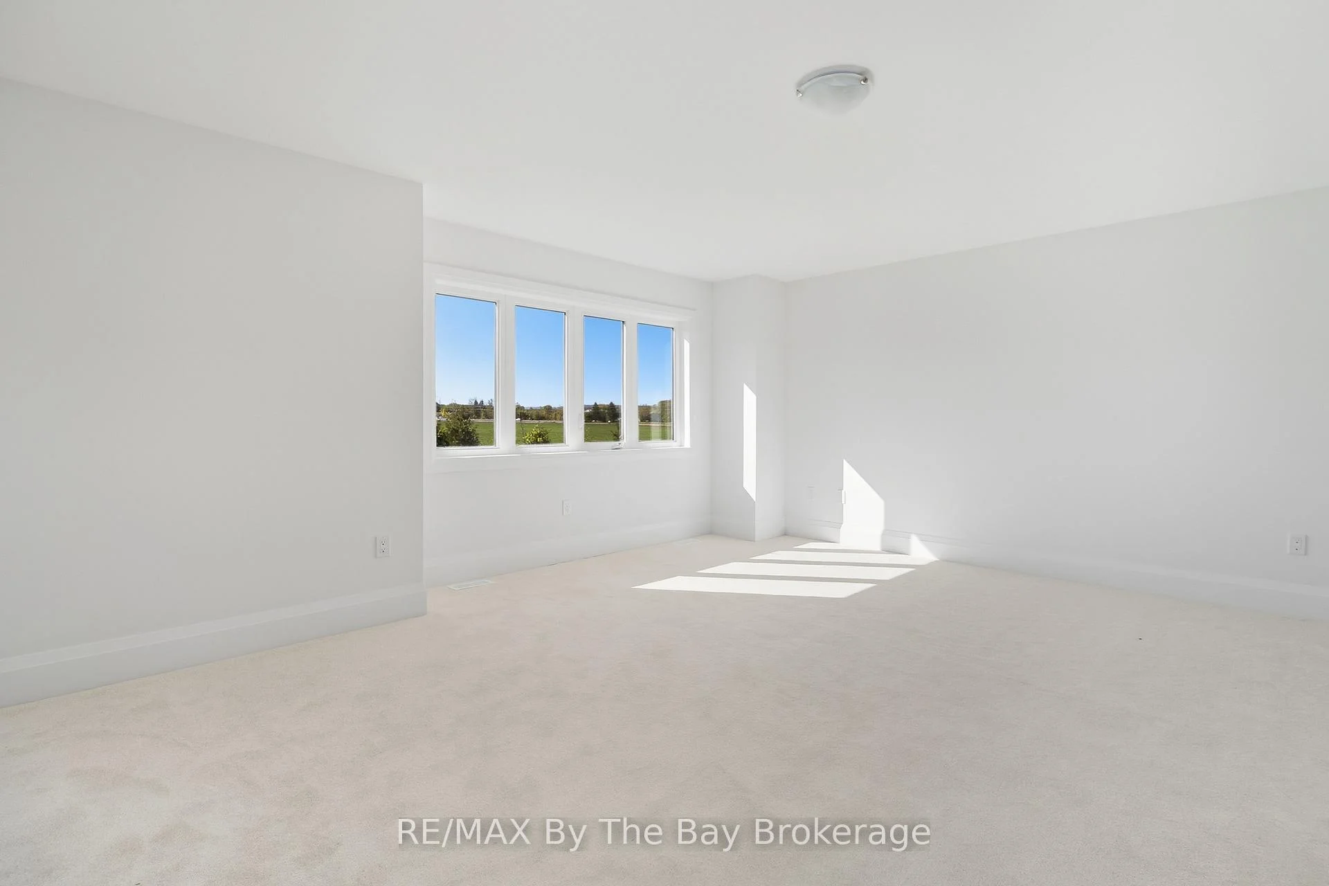 Photo 58 of 64 Amber Drive, Wasaga Beach — HOMEH