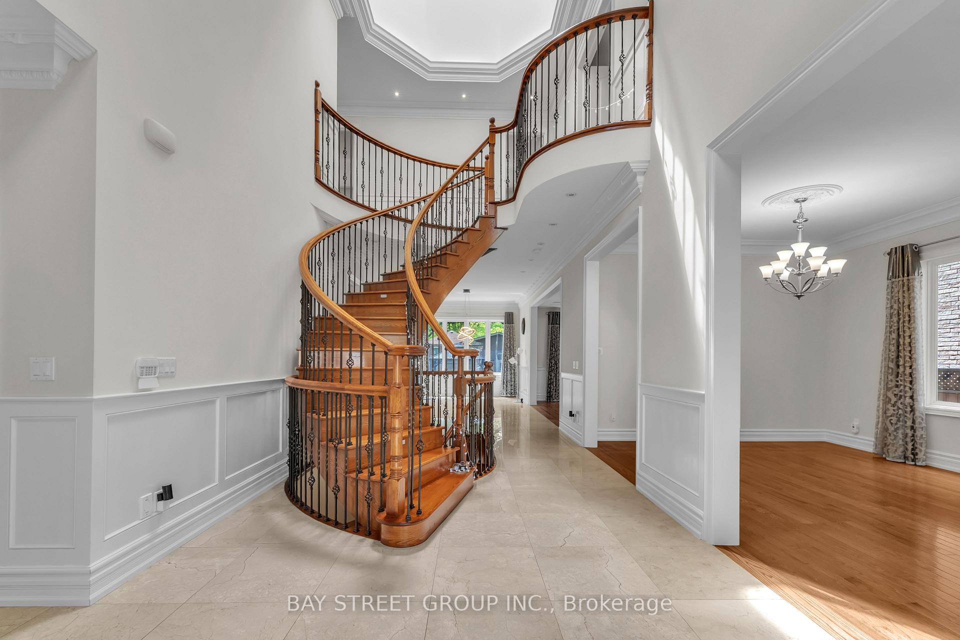 Photo 4 of 24 Murray Avenue, Scarborough, Agincourt South-Malvern West — HOMEH