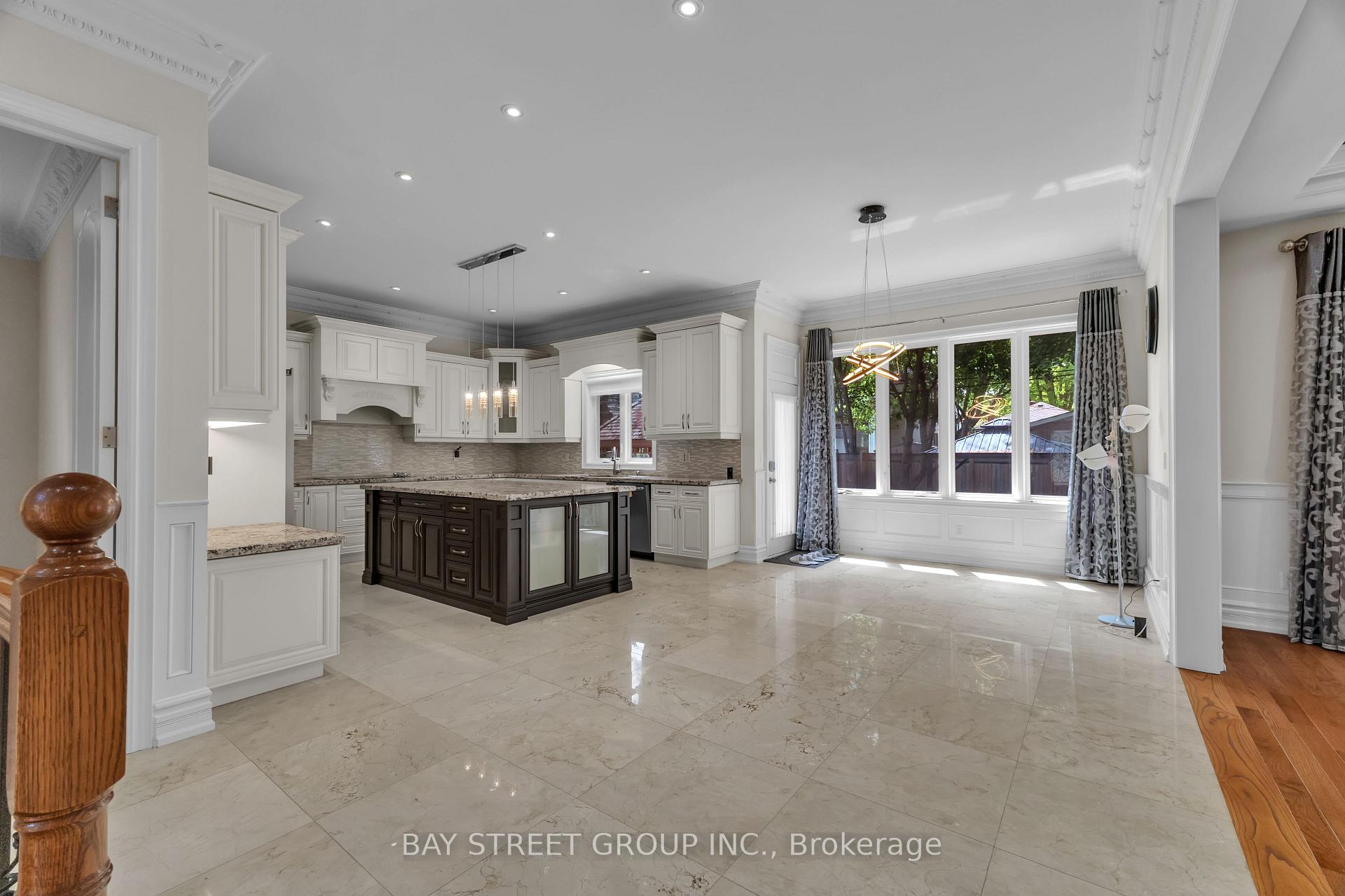 Photo 8 of 24 Murray Avenue, Scarborough, Agincourt South-Malvern West — HOMEH