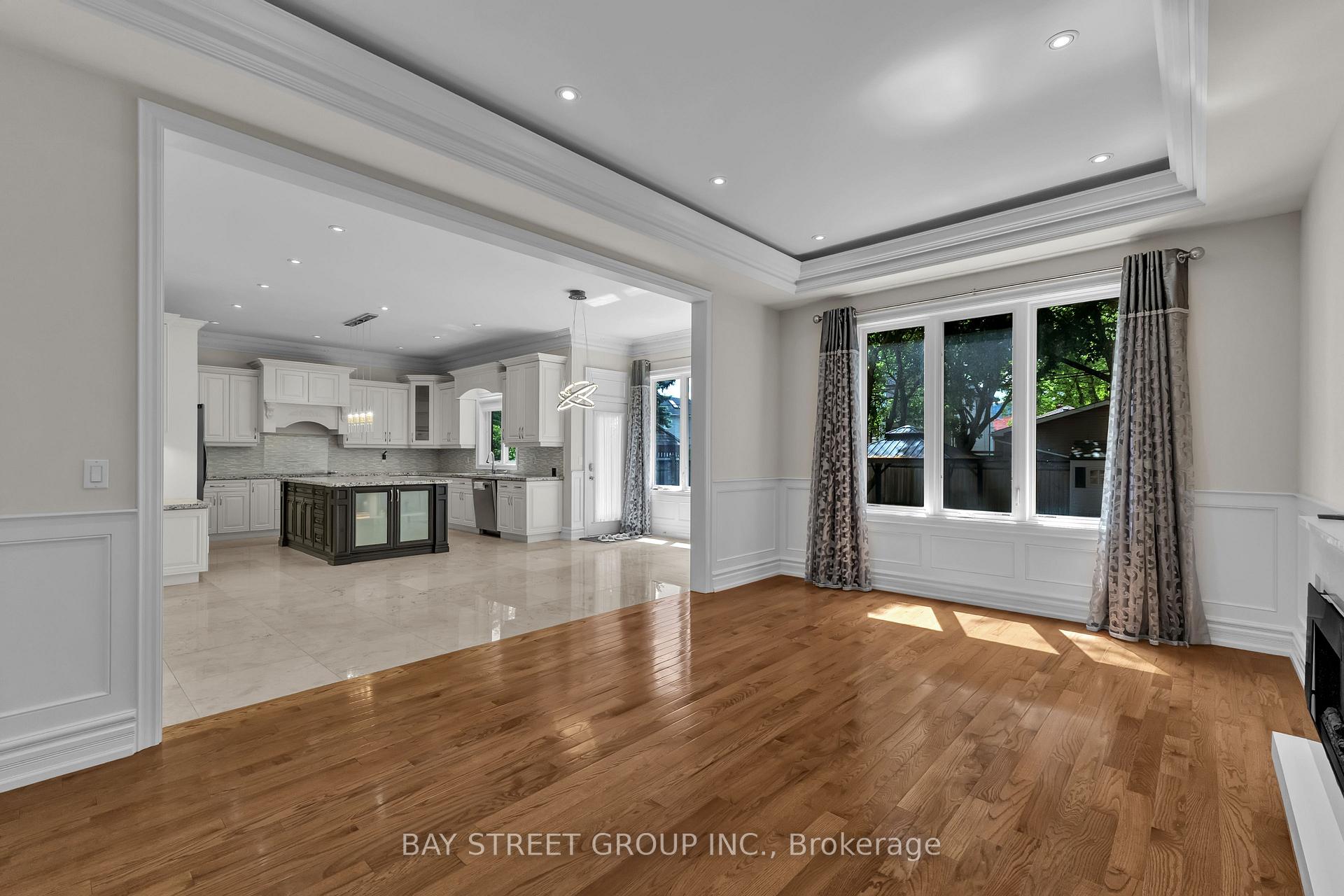 Photo 9 of 24 Murray Avenue, Scarborough, Agincourt South-Malvern West — HOMEH