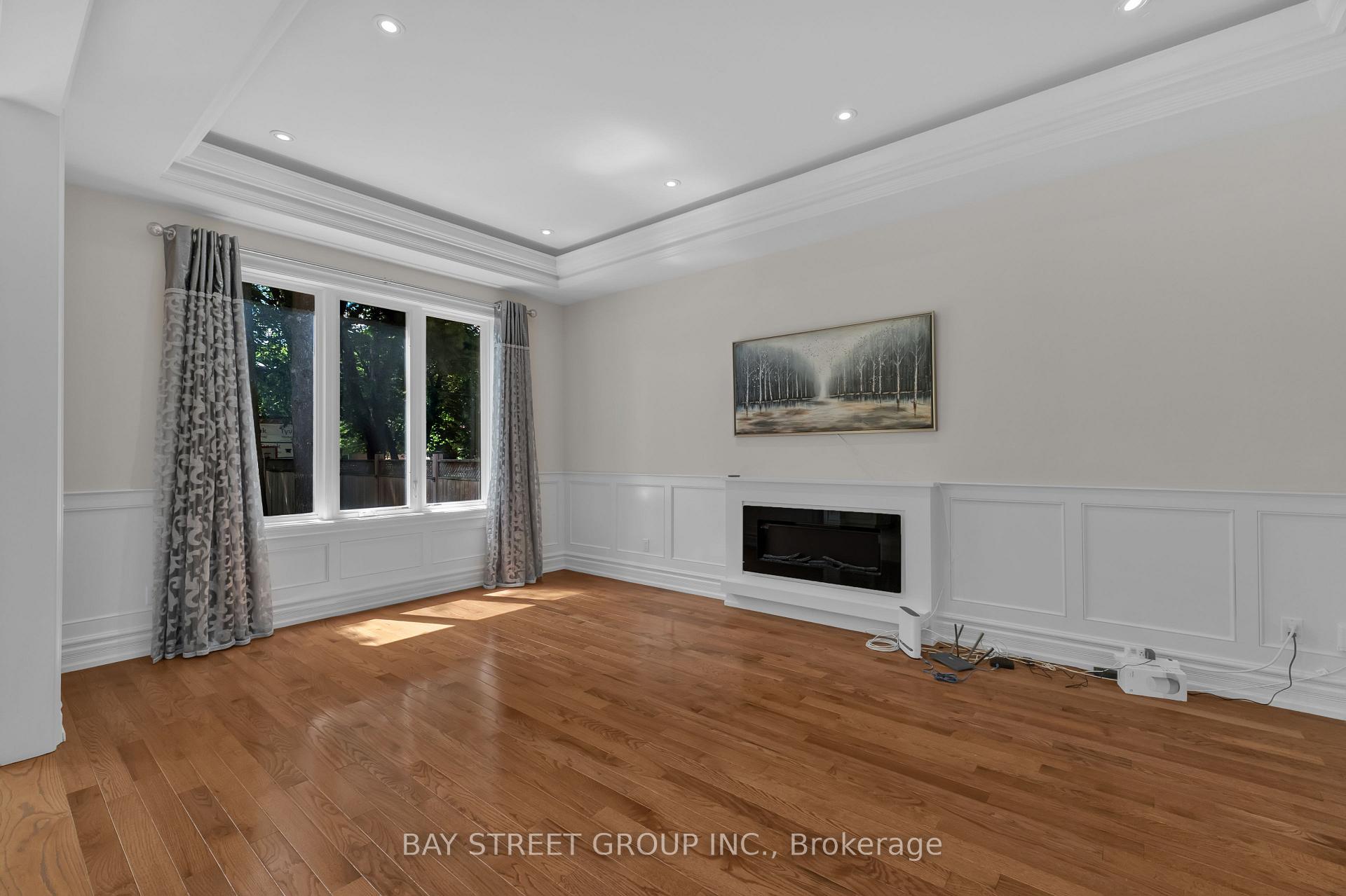 Photo 10 of 24 Murray Avenue, Scarborough, Agincourt South-Malvern West — HOMEH