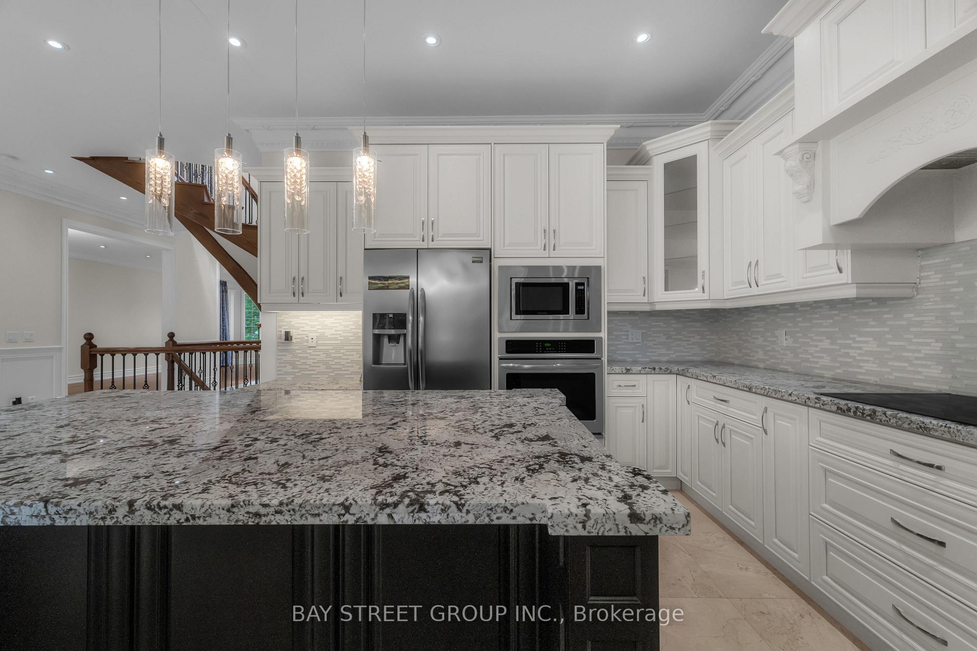 Photo 11 of 24 Murray Avenue, Scarborough, Agincourt South-Malvern West — HOMEH
