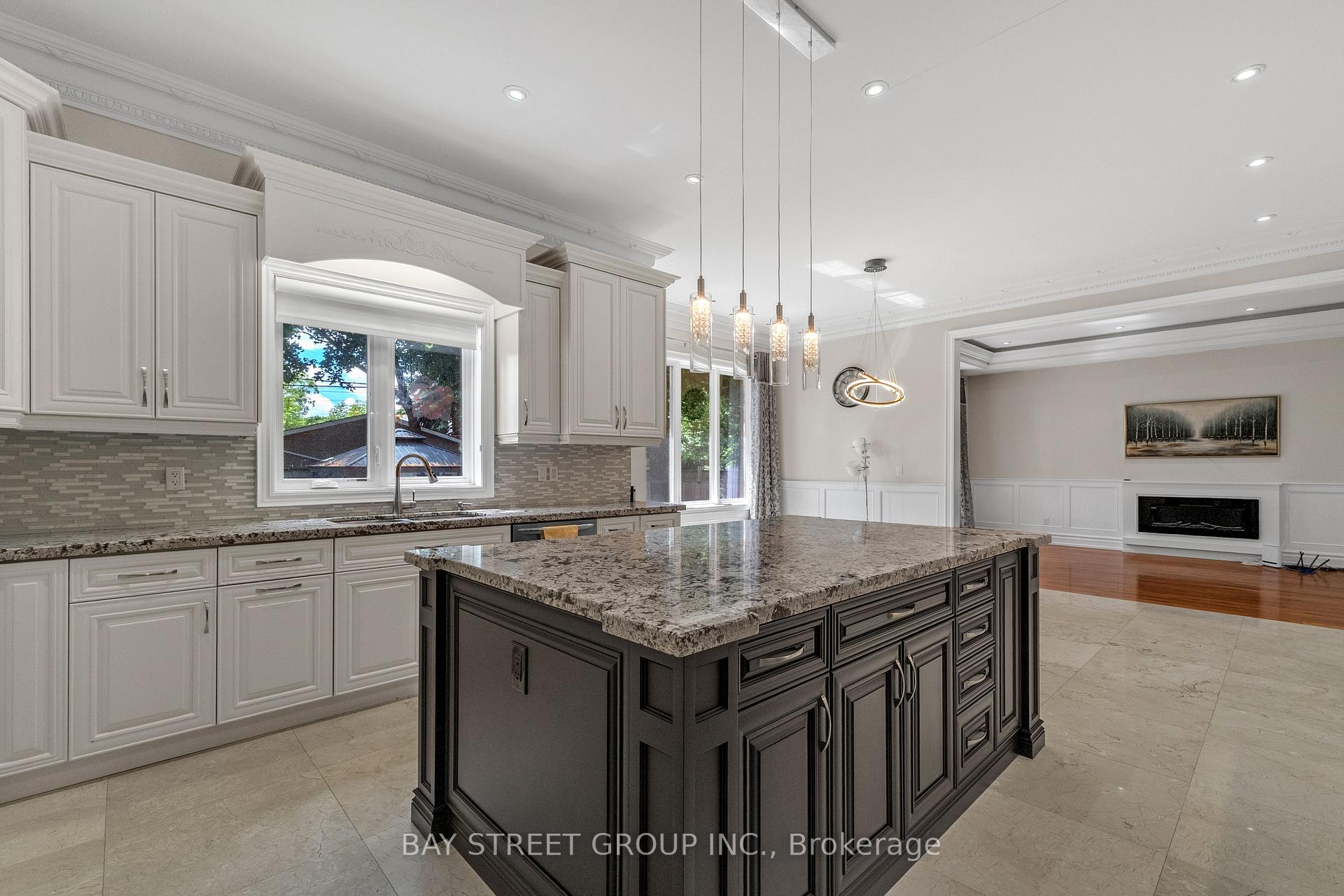 Photo 12 of 24 Murray Avenue, Scarborough, Agincourt South-Malvern West — HOMEH