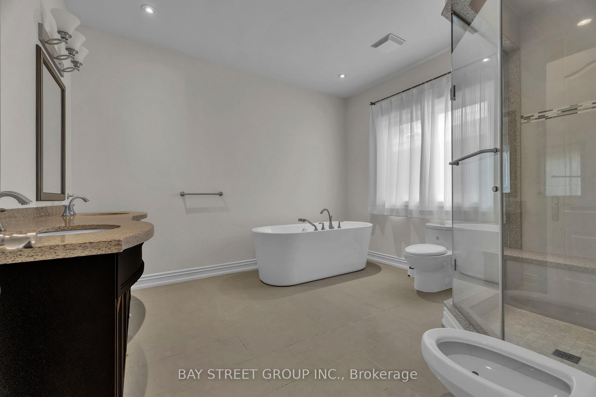 Photo 26 of 24 Murray Avenue, Scarborough, Agincourt South-Malvern West — HOMEH