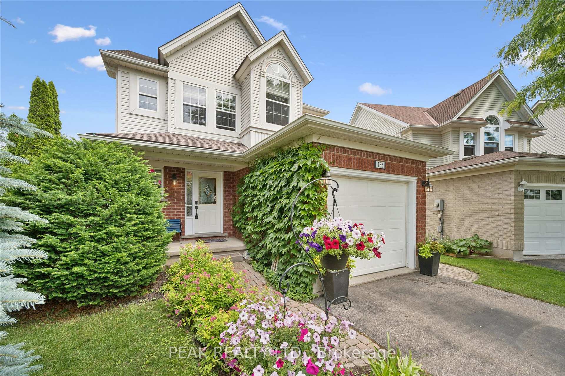 Photo 3 of 183 Dalecroft Place, Waterloo, Columbia Forest — HOMEH
