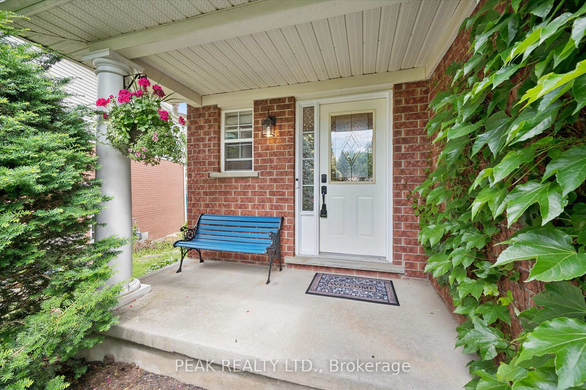 Photo 4 of 183 Dalecroft Place, Waterloo, Columbia Forest — HOMEH