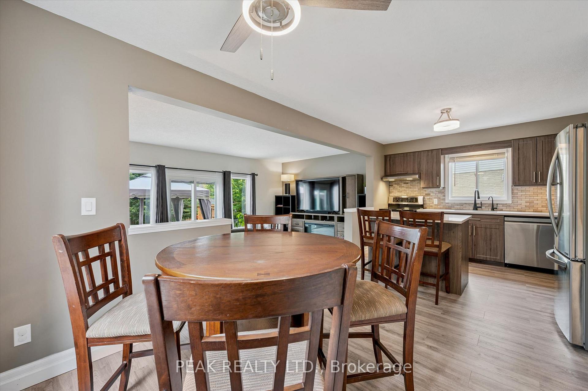 Photo 9 of 183 Dalecroft Place, Waterloo, Columbia Forest — HOMEH