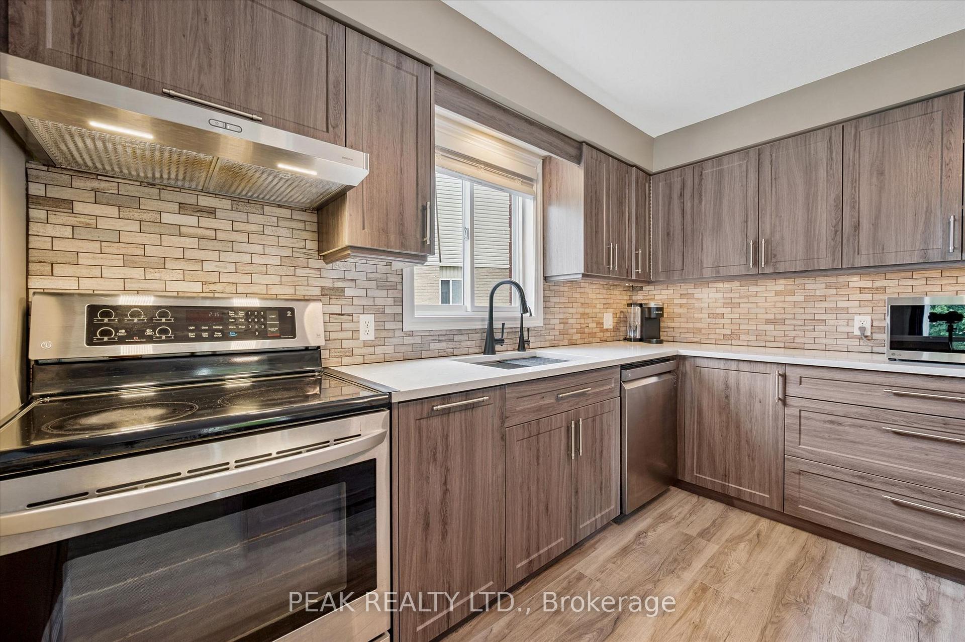 Photo 11 of 183 Dalecroft Place, Waterloo, Columbia Forest — HOMEH
