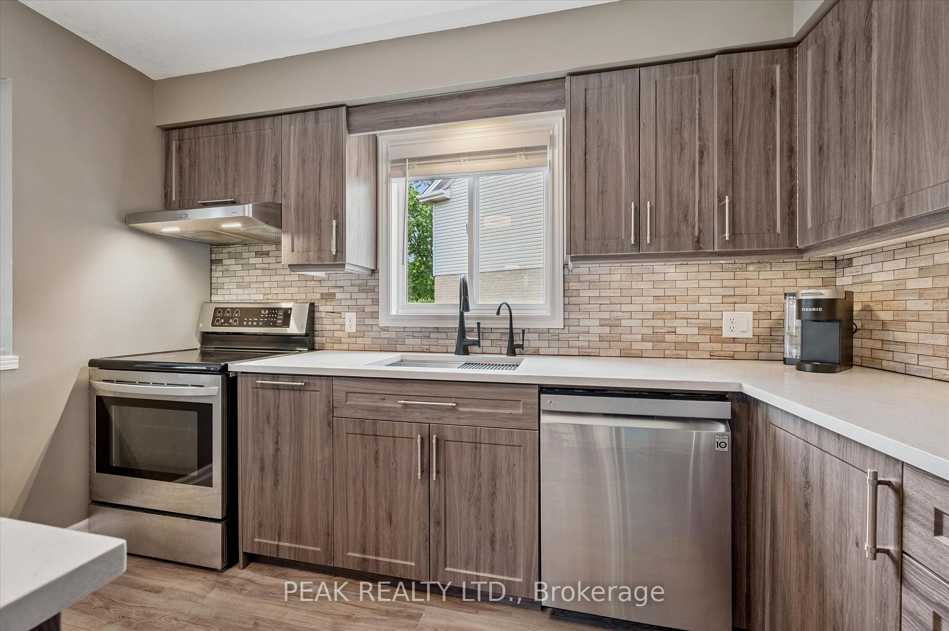Photo 12 of 183 Dalecroft Place, Waterloo, Columbia Forest — HOMEH