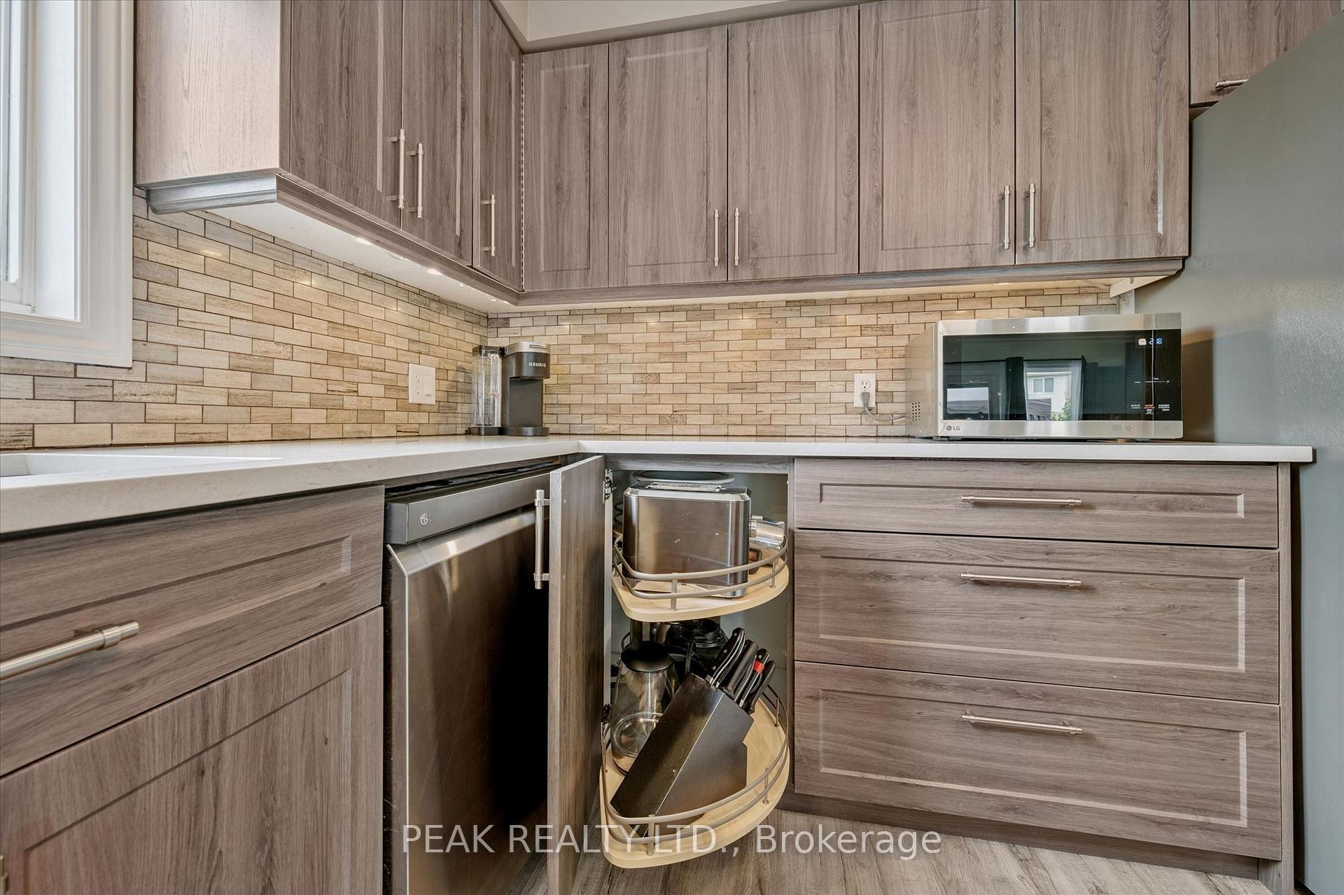 Photo 13 of 183 Dalecroft Place, Waterloo, Columbia Forest — HOMEH