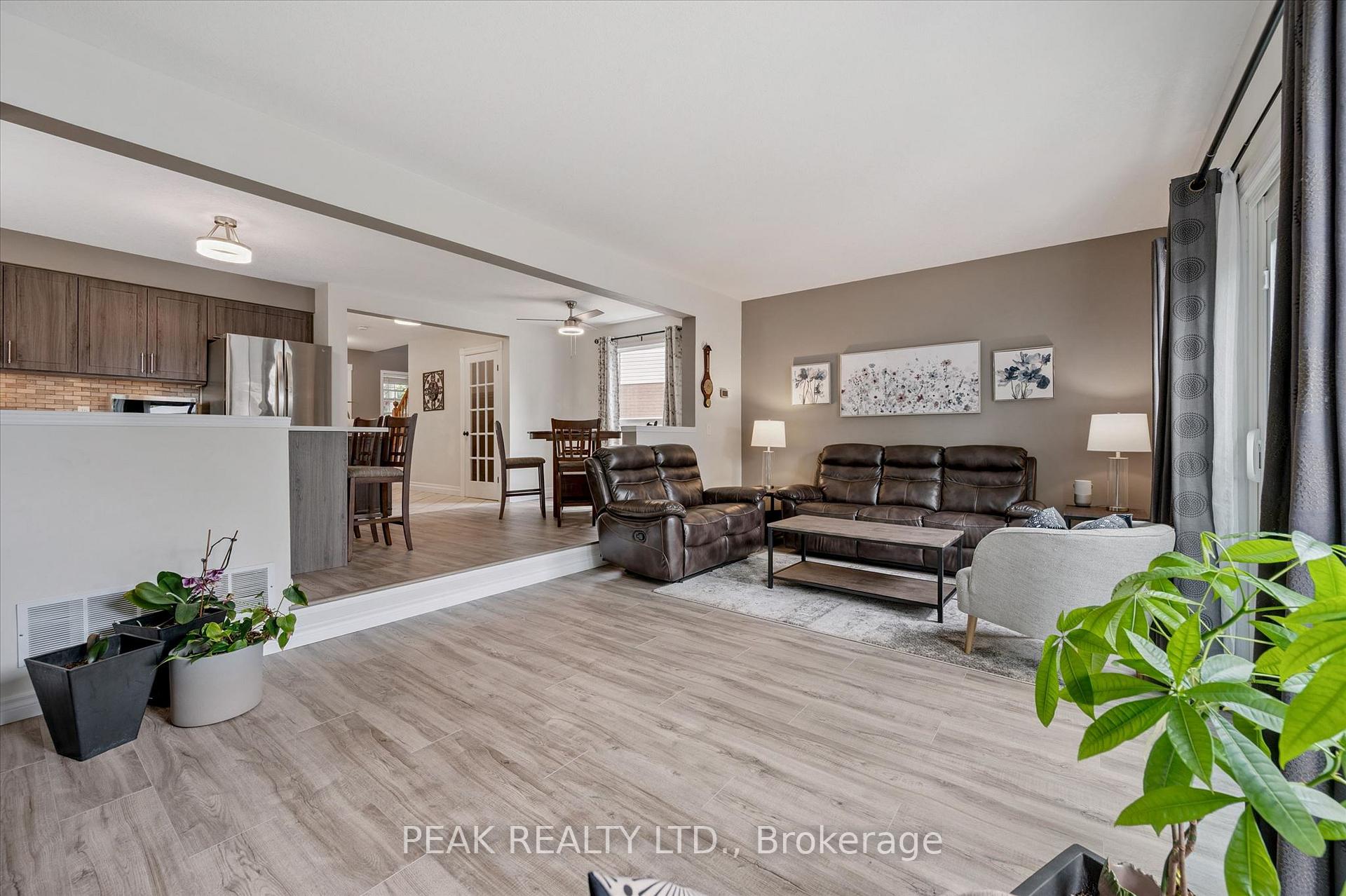 Photo 17 of 183 Dalecroft Place, Waterloo, Columbia Forest — HOMEH