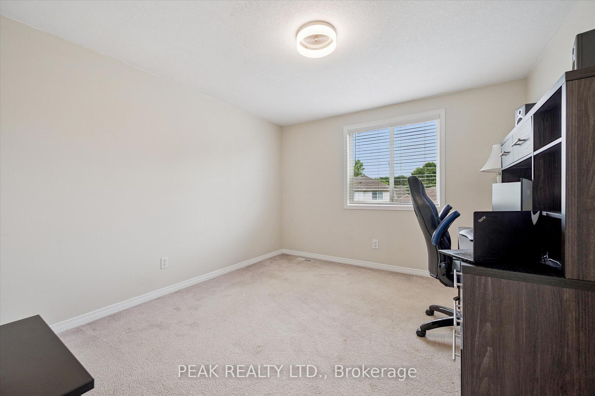Photo 21 of 183 Dalecroft Place, Waterloo, Columbia Forest — HOMEH