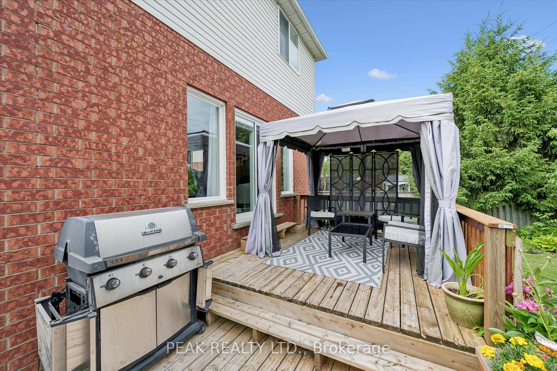 Photo 39 of 183 Dalecroft Place, Waterloo, Columbia Forest — HOMEH