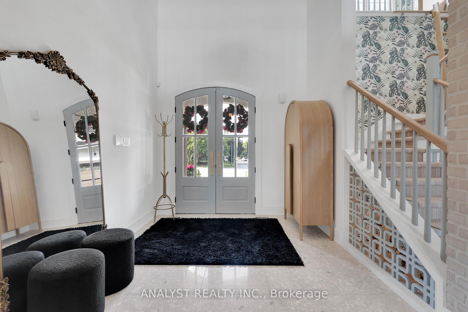 Photo 2 of 29 Bindertwine Boulevard, Vaughan, Kleinburg — HOMEH