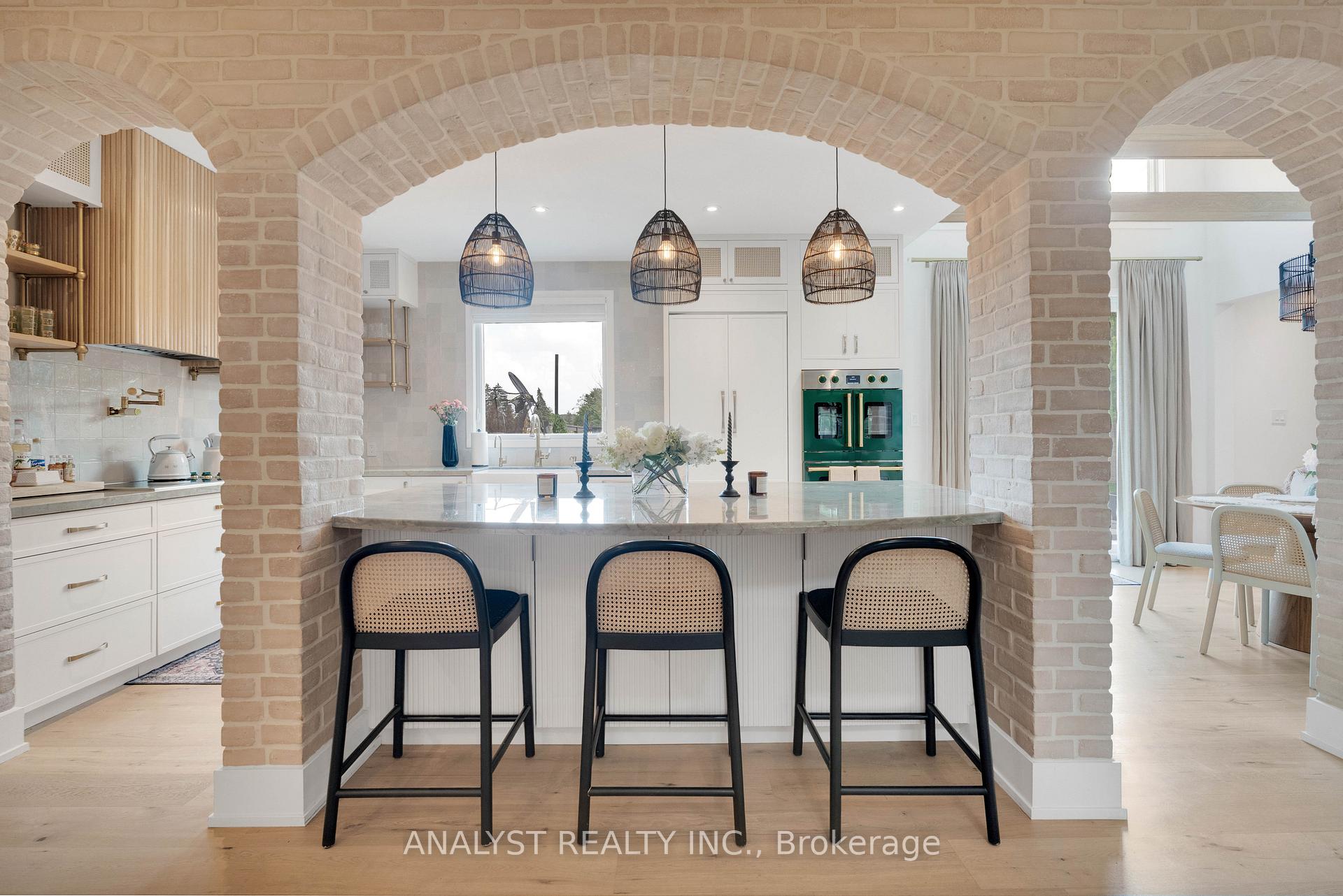 Photo 7 of 29 Bindertwine Boulevard, Vaughan, Kleinburg — HOMEH