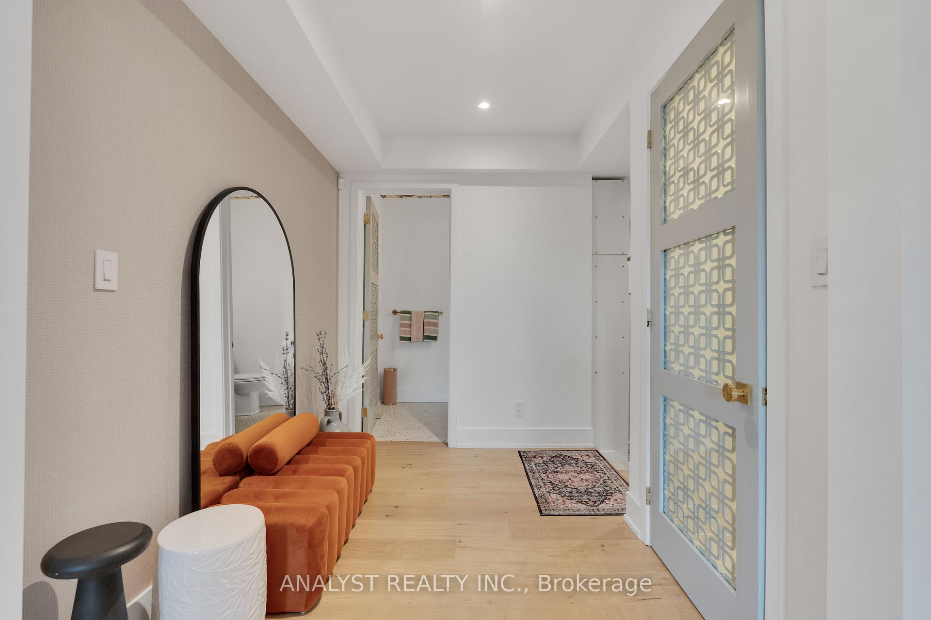 Photo 11 of 29 Bindertwine Boulevard, Vaughan, Kleinburg — HOMEH