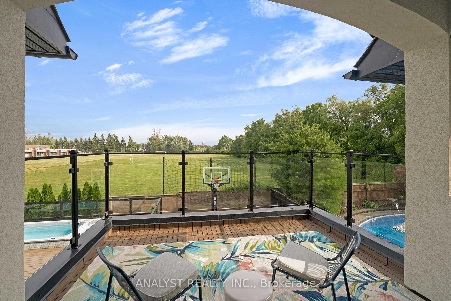 Photo 18 of 29 Bindertwine Boulevard, Vaughan, Kleinburg — HOMEH