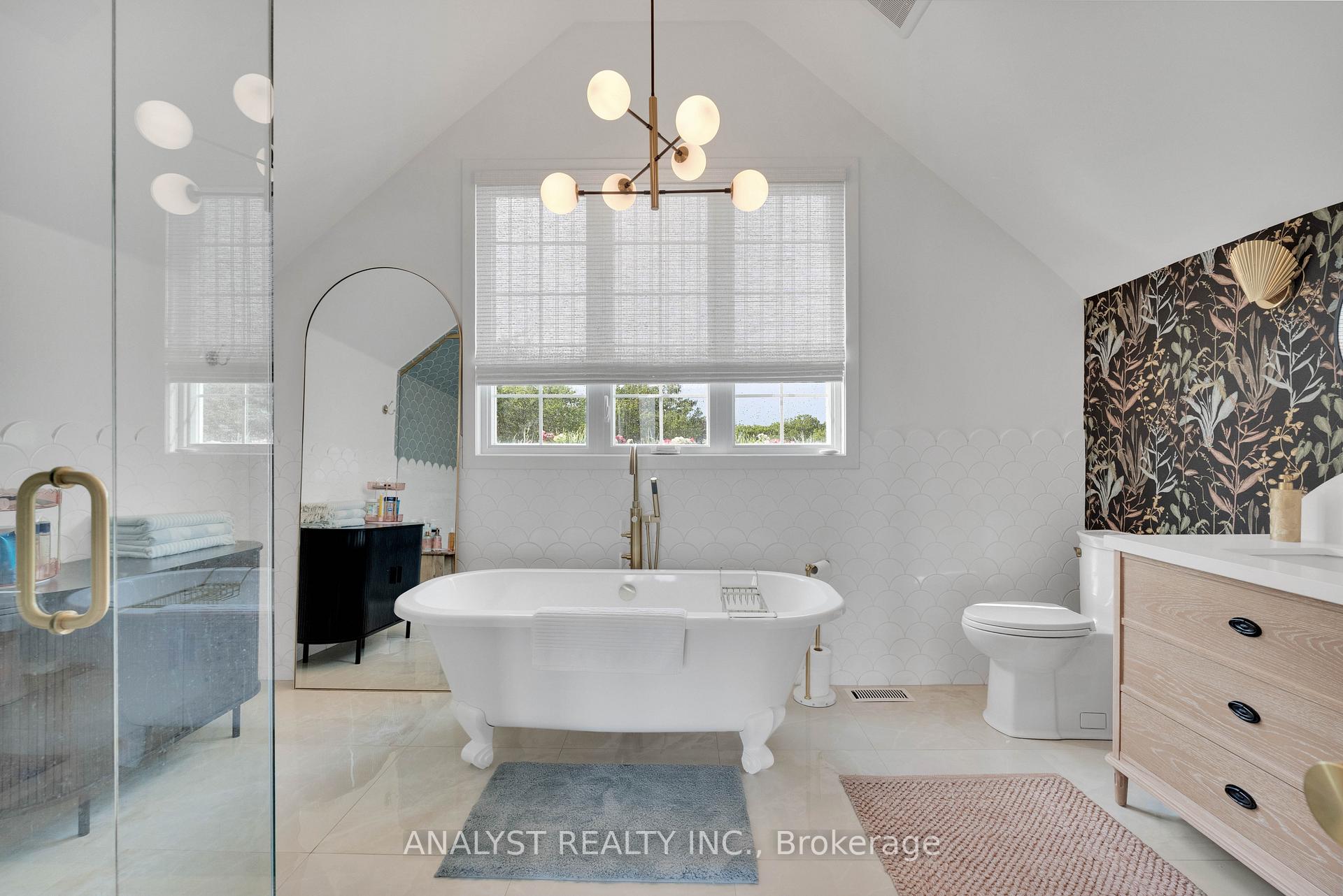 Photo 19 of 29 Bindertwine Boulevard, Vaughan, Kleinburg — HOMEH