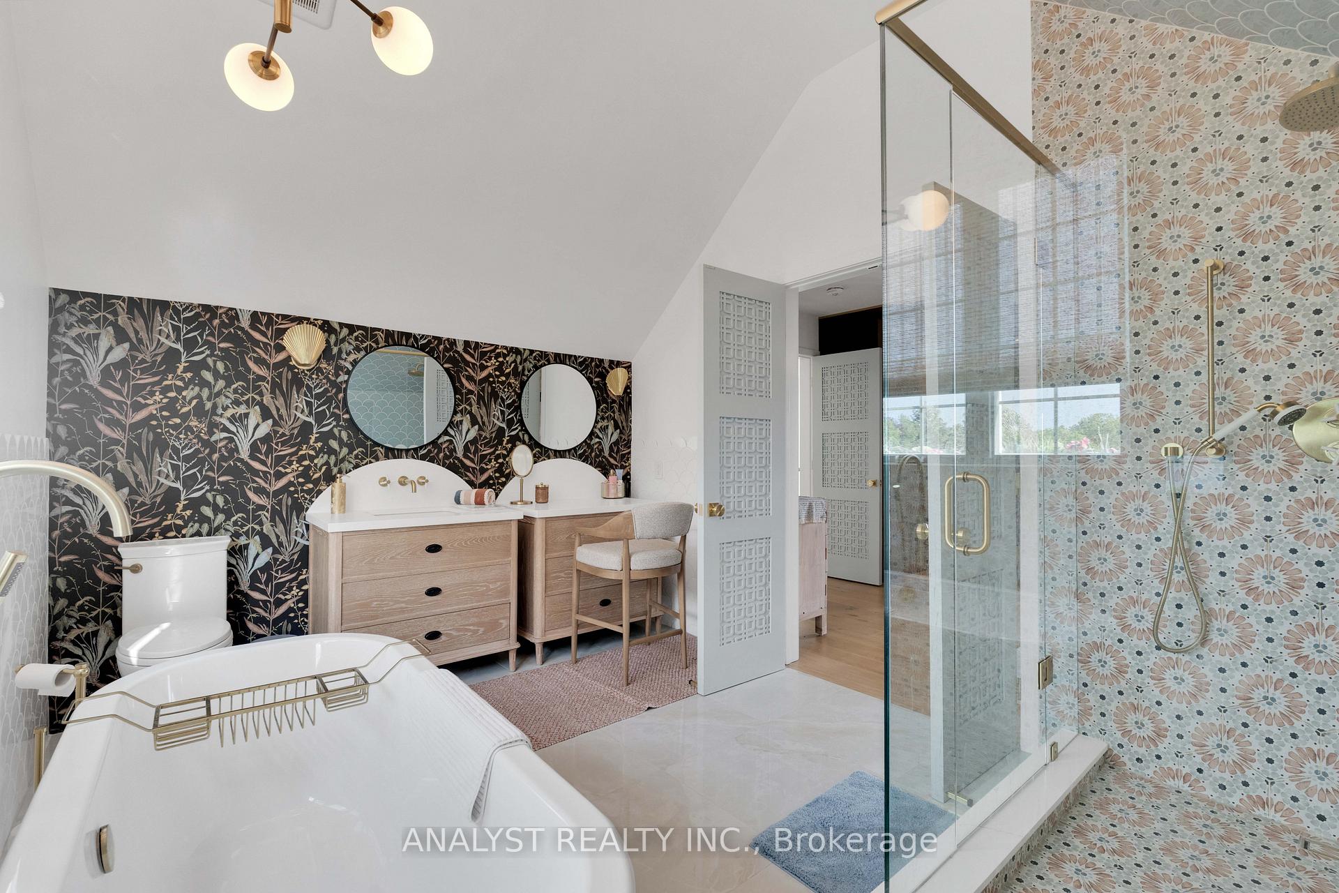 Photo 20 of 29 Bindertwine Boulevard, Vaughan, Kleinburg — HOMEH