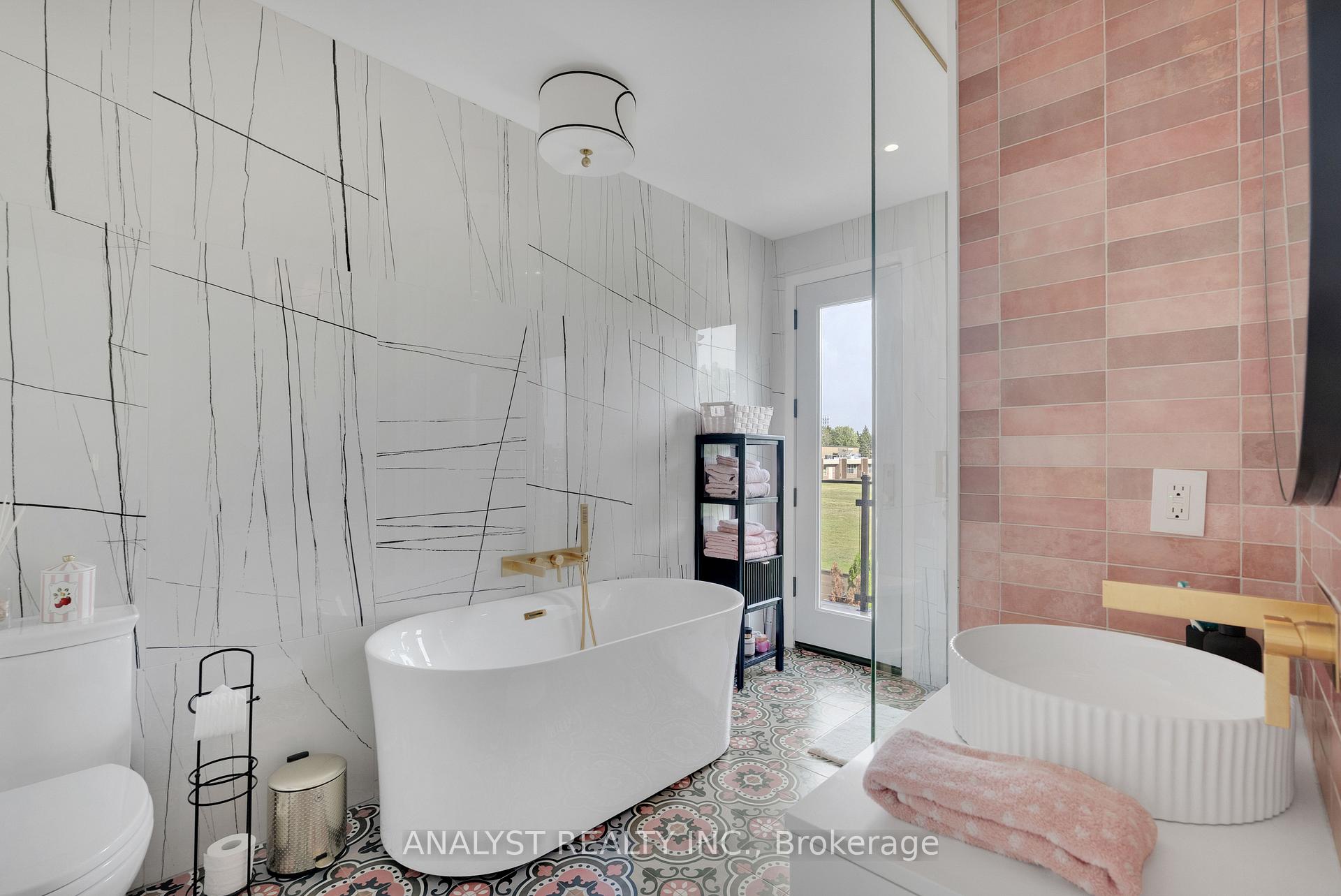 Photo 23 of 29 Bindertwine Boulevard, Vaughan, Kleinburg — HOMEH