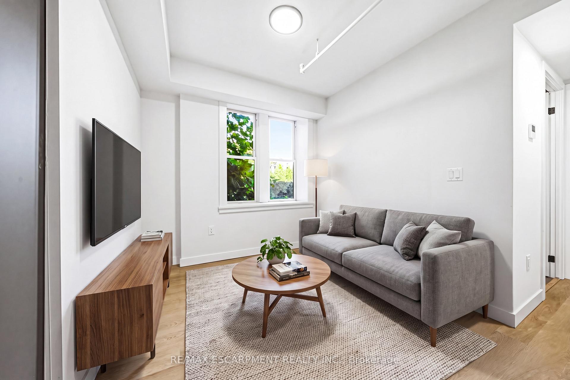 Photo 4 of Unit 105, 325 James Street S, Hamilton, Corktown — HOMEH