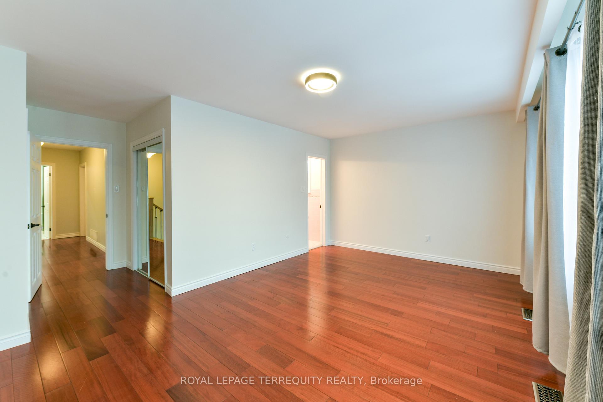 Photo 16 of Unit Main/Upper, 5 Hunting Ridge, Etobicoke, Willowridge-Martingrove-Richview — HOMEH