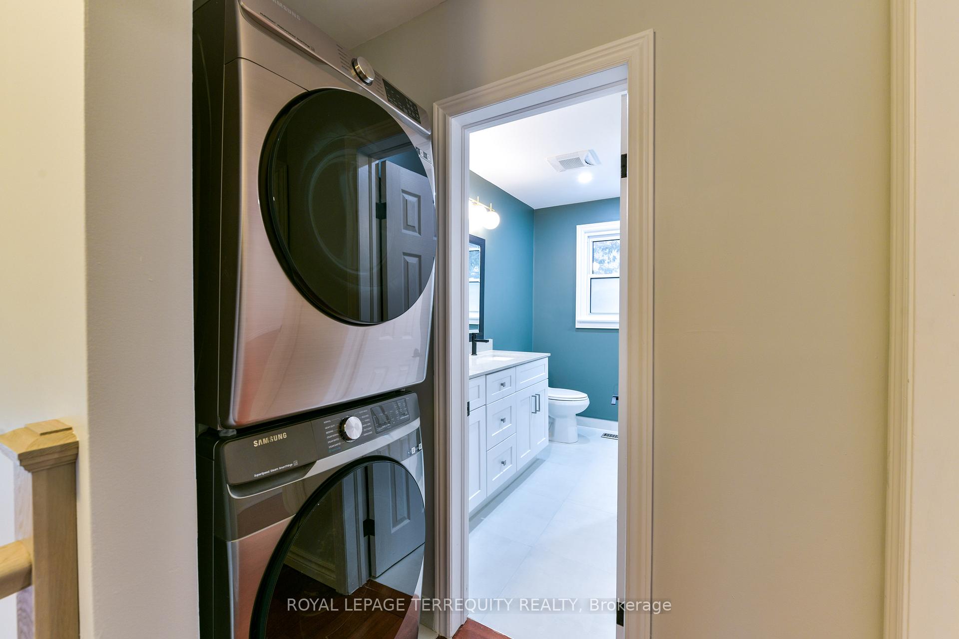 Photo 20 of Unit Main/Upper, 5 Hunting Ridge, Etobicoke, Willowridge-Martingrove-Richview — HOMEH