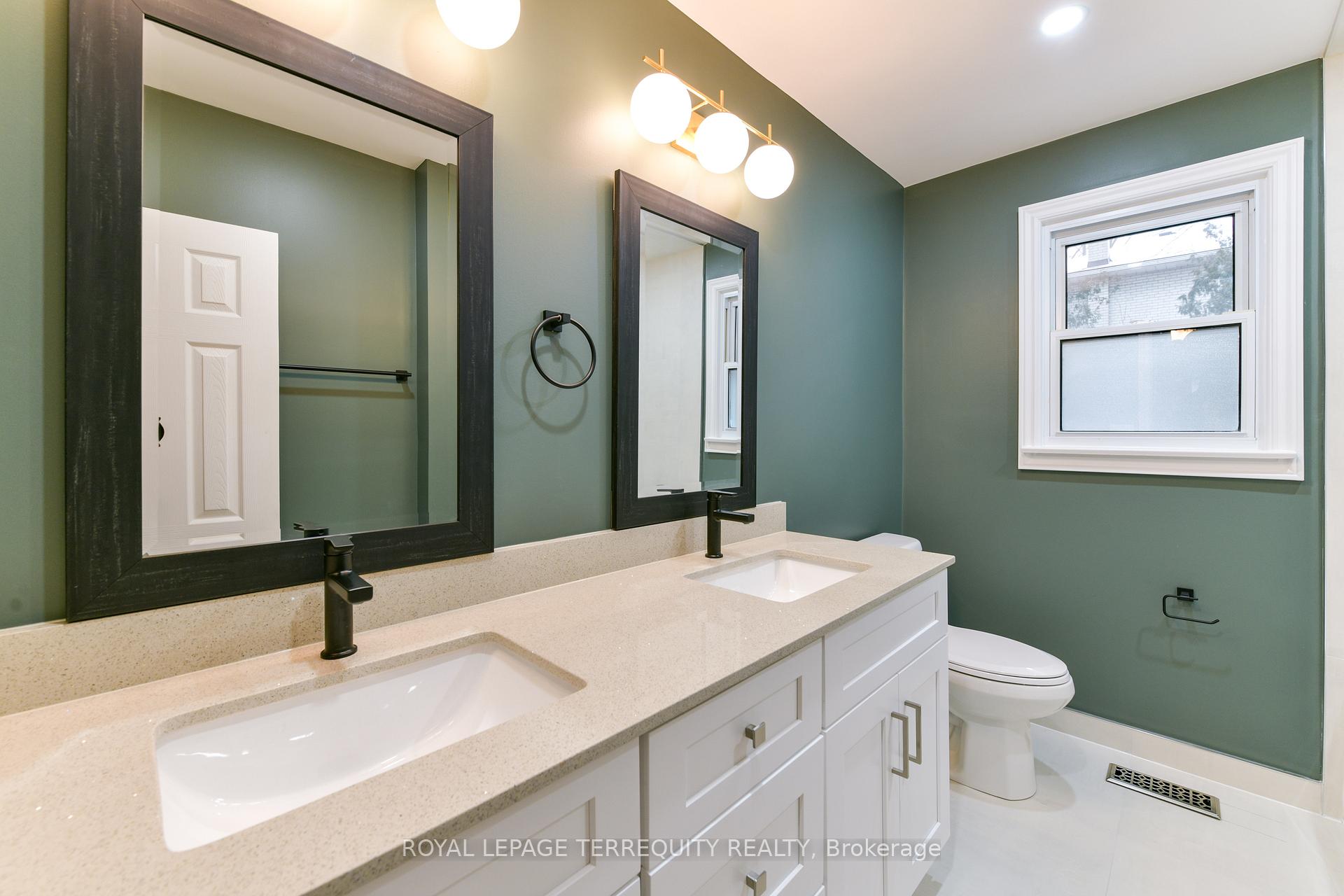 Photo 21 of Unit Main/Upper, 5 Hunting Ridge, Etobicoke, Willowridge-Martingrove-Richview — HOMEH