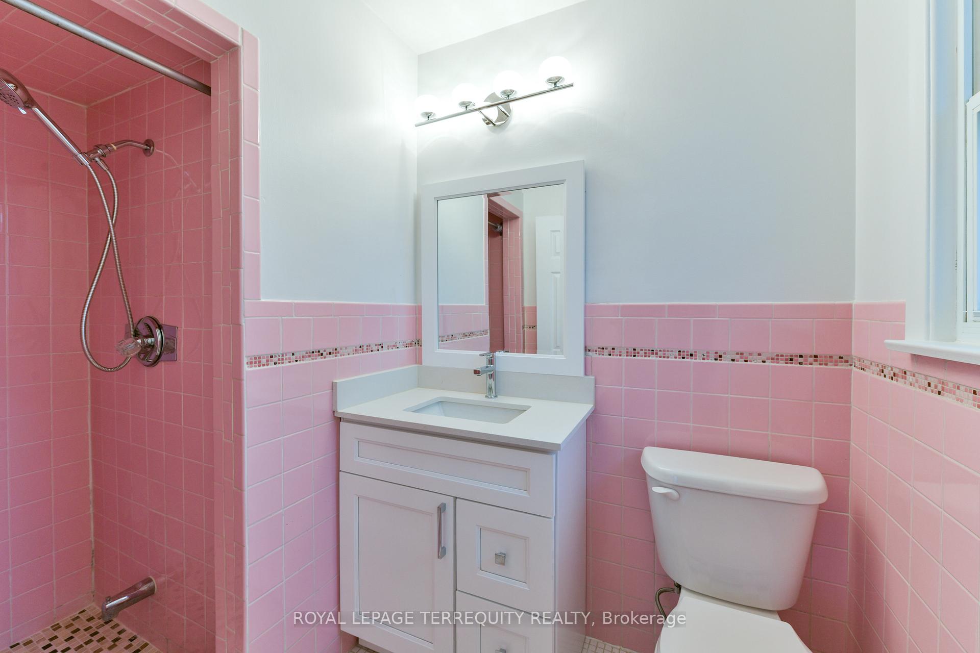 Photo 23 of Unit Main/Upper, 5 Hunting Ridge, Etobicoke, Willowridge-Martingrove-Richview — HOMEH