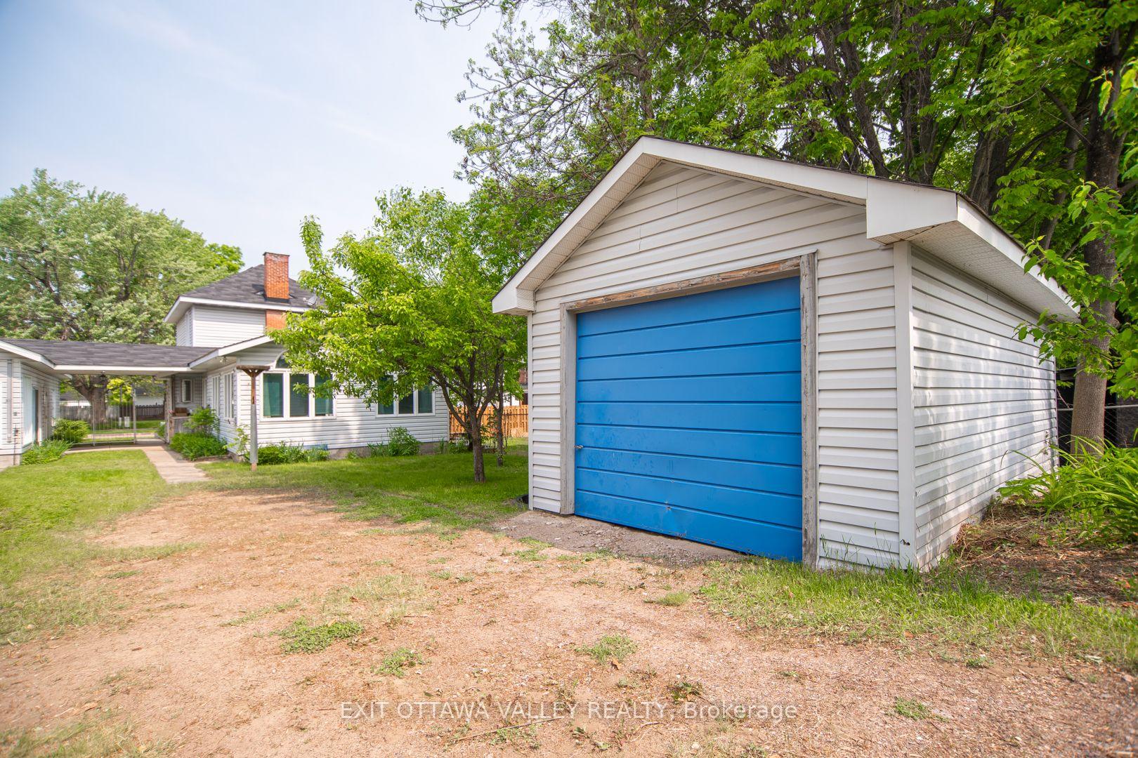 Photo 5 of 415 Trafalgar Road, Pembroke, Pembroke — HOMEH